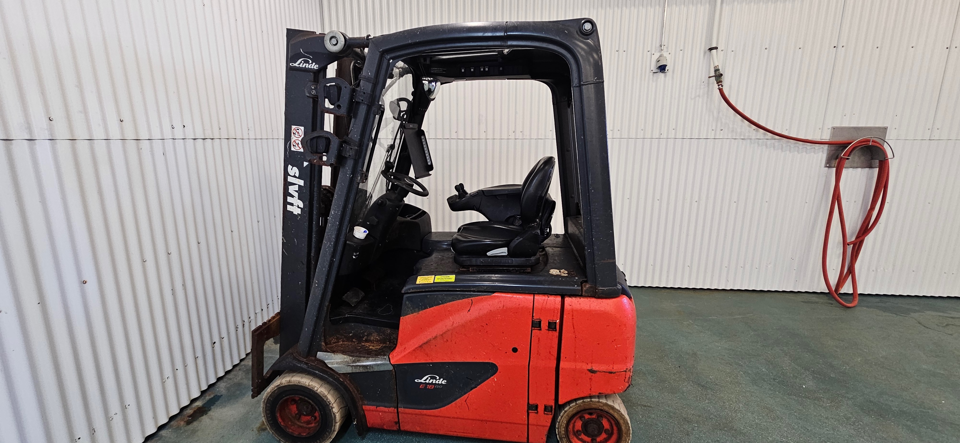 SELT / SOLD Linde E18PH-02 lyftari, 1334 tímar (2020) 4