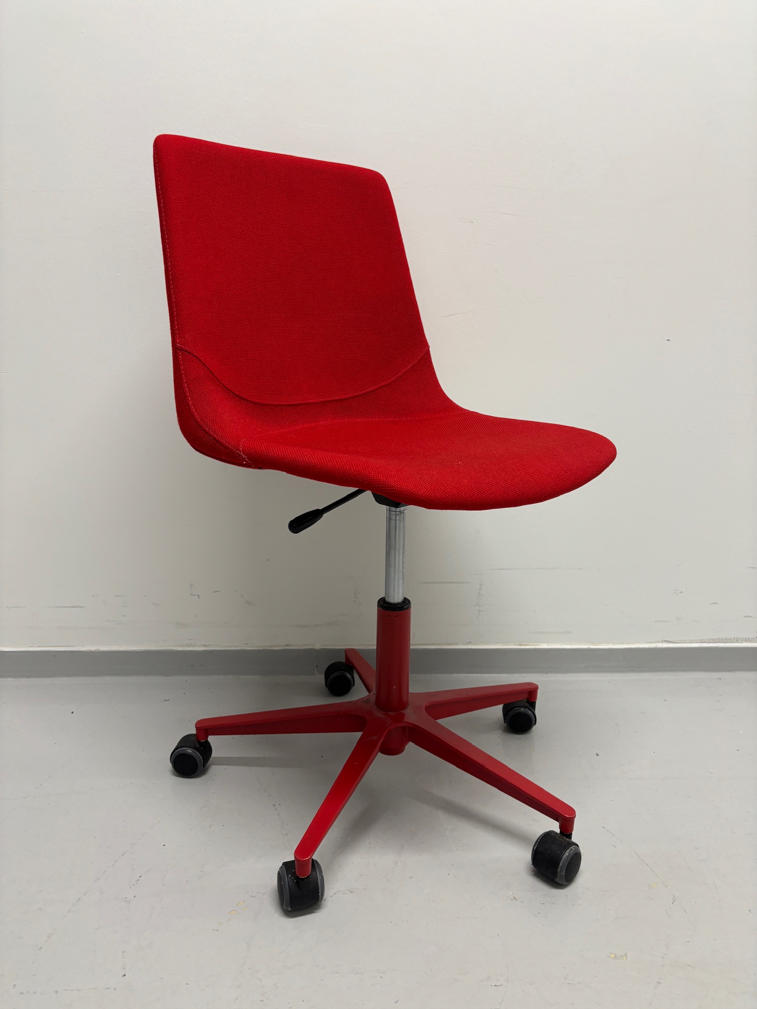 SELT / SOLD Spuni hönnunarstóll frá Á. Guðmundsson