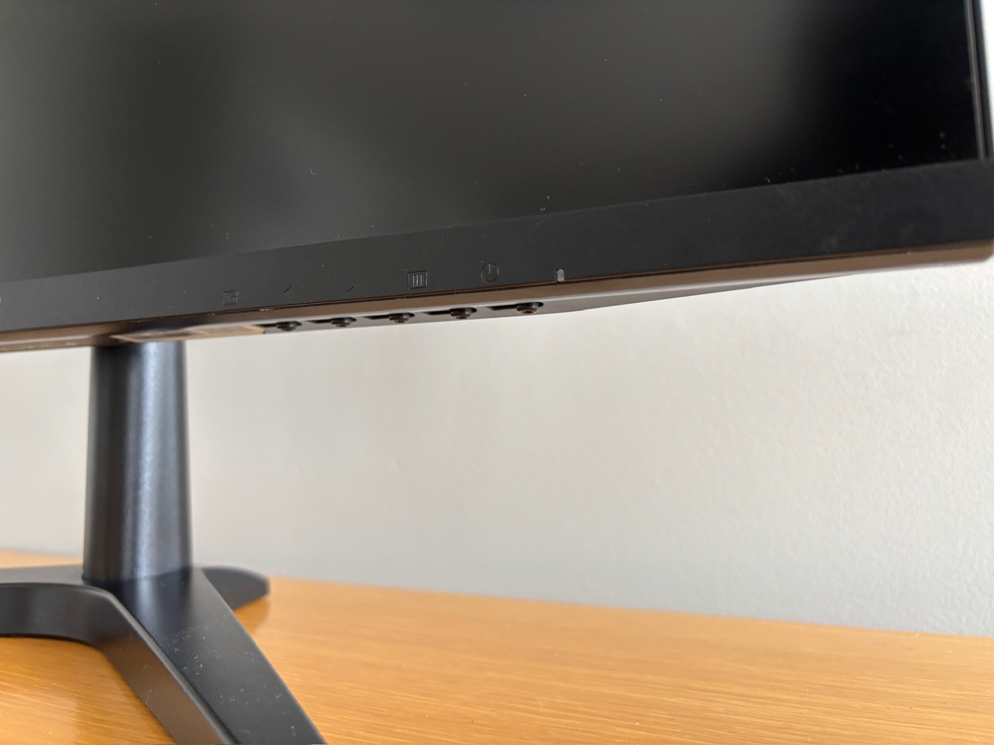 SELT / SOLD AOC tölvuskjár, 24'' 3
