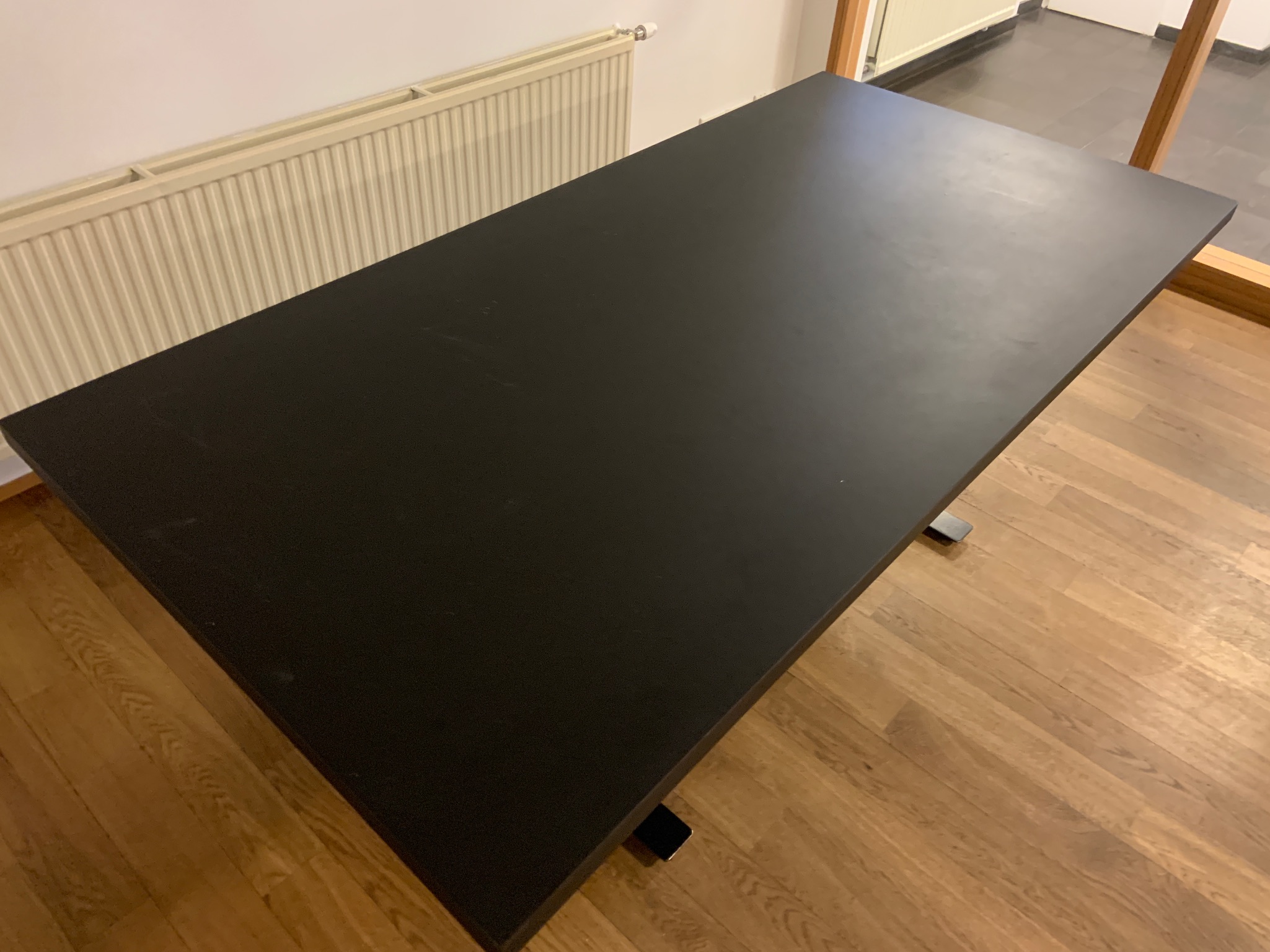 Endurnýtt/selt-Bulo fundarborð svart 200x120sm 2