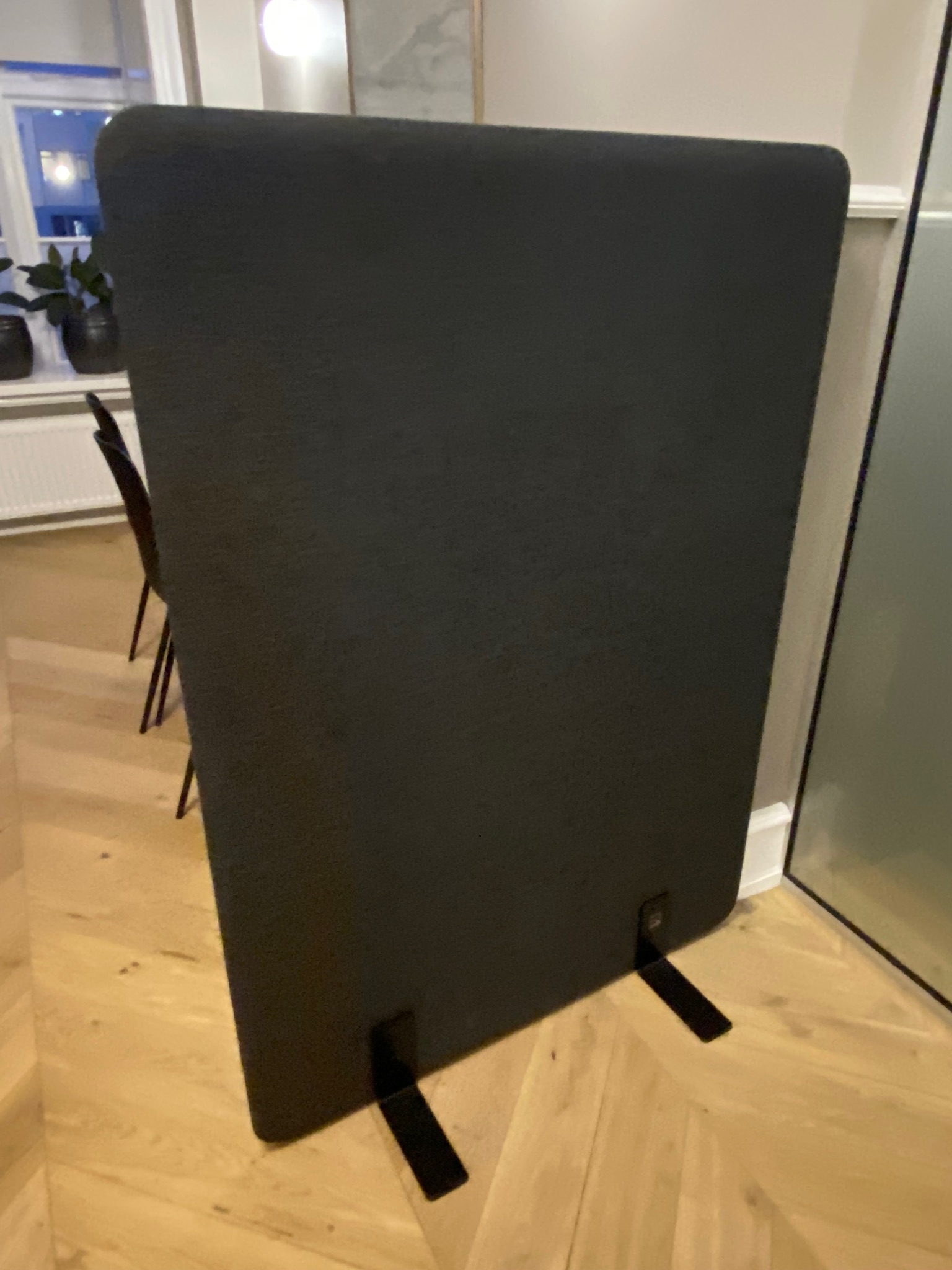 SELT / SOLD Tauskilrúm dökkgrá frá Sýrusson