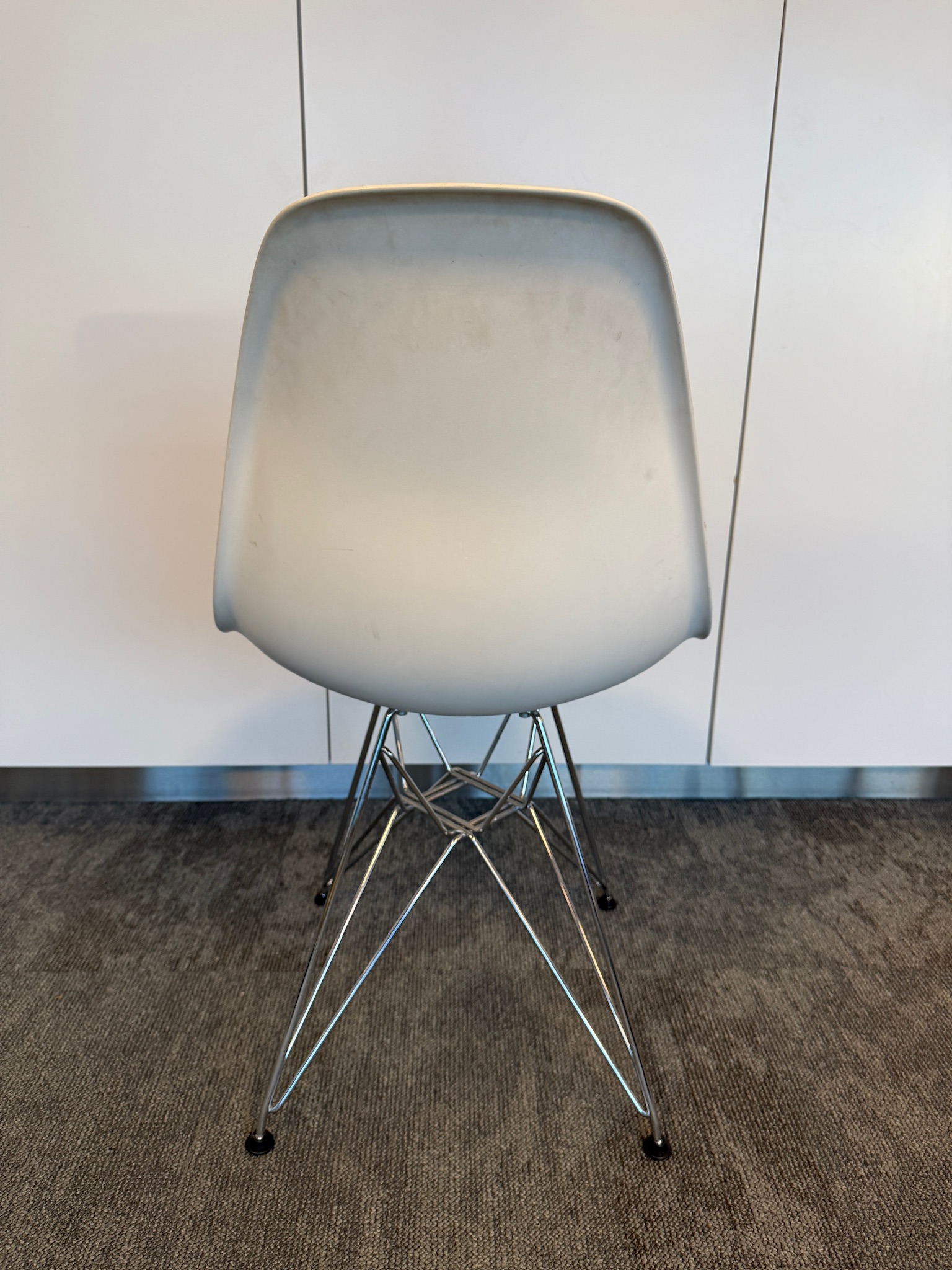 SELT / SOLD Vitra borðstofustóll frá Pennanum 3