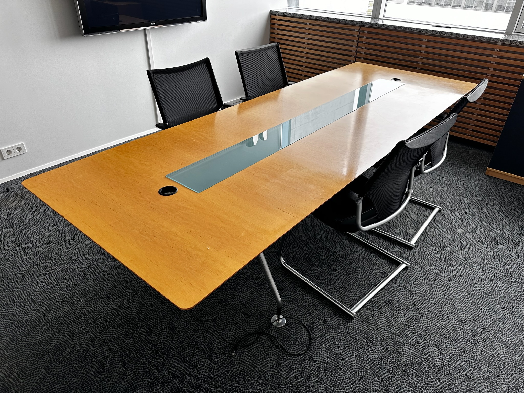 SELT / SOLD Vitra fundarborð frá Pennanum, 8-10 manna, L280 x B100 x H74 sm. 5