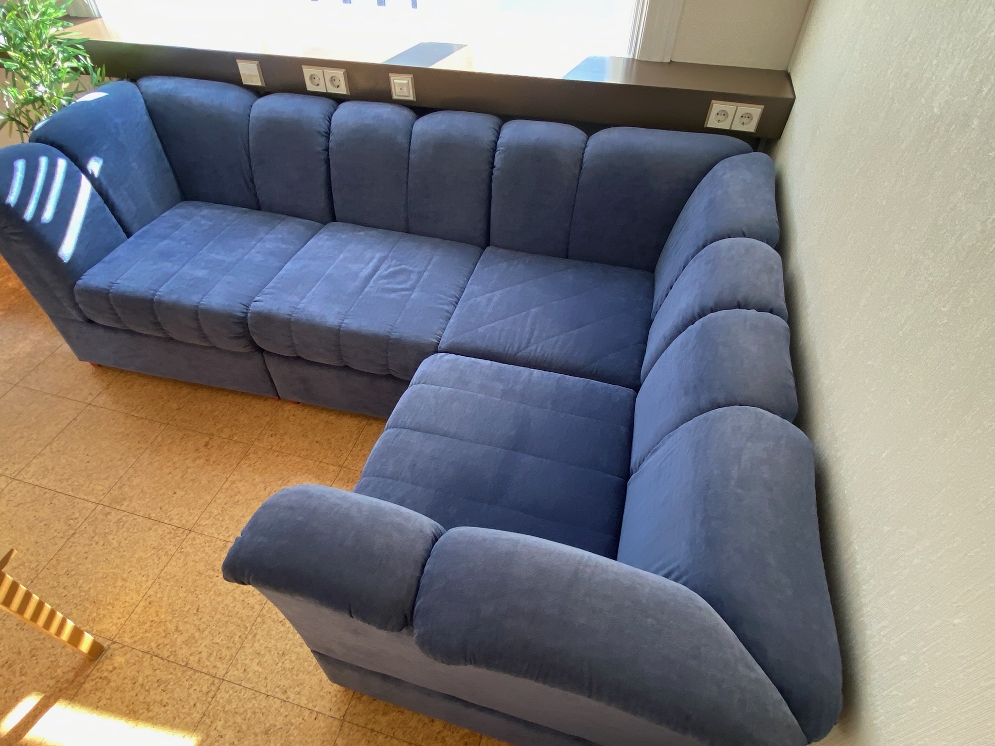 SELT / SOLD Velvet hornsófi blár (1 stk.) 4