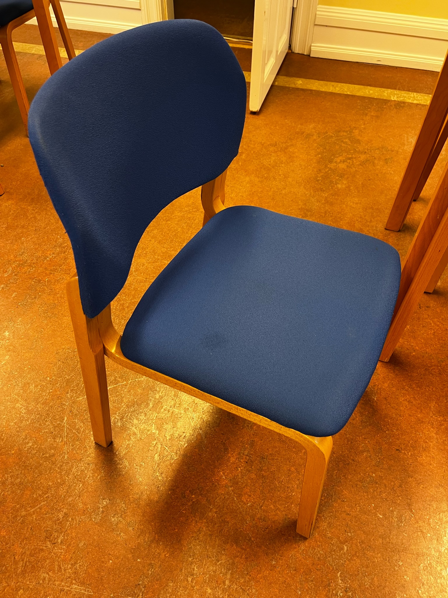 SELT / SOLD - Stólar fyrir fundinn - salinn - skólann 3