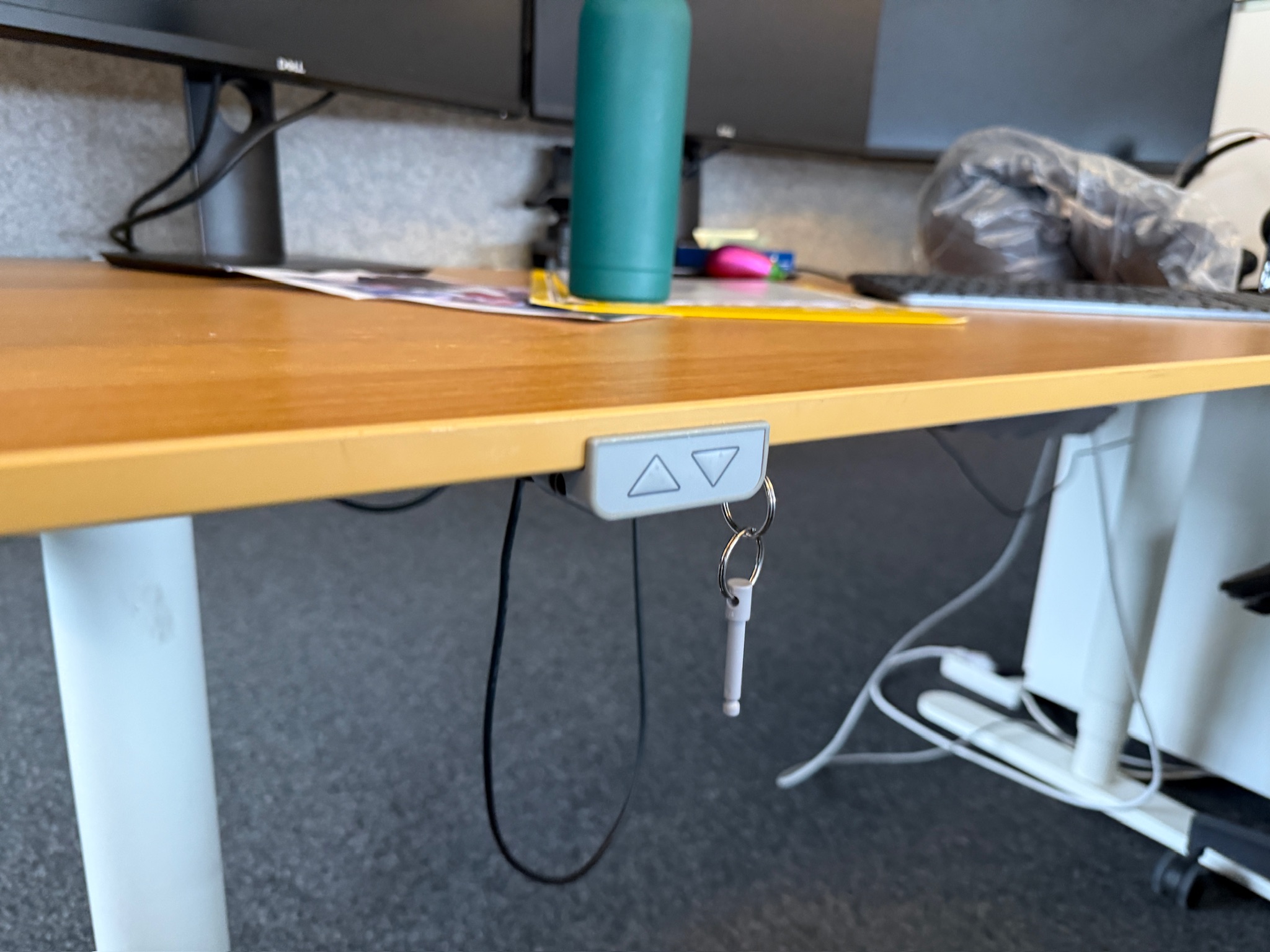 IKEA rafmagnsborð með borðskilrúmum, B160xD80sm. (8 stk.) 4
