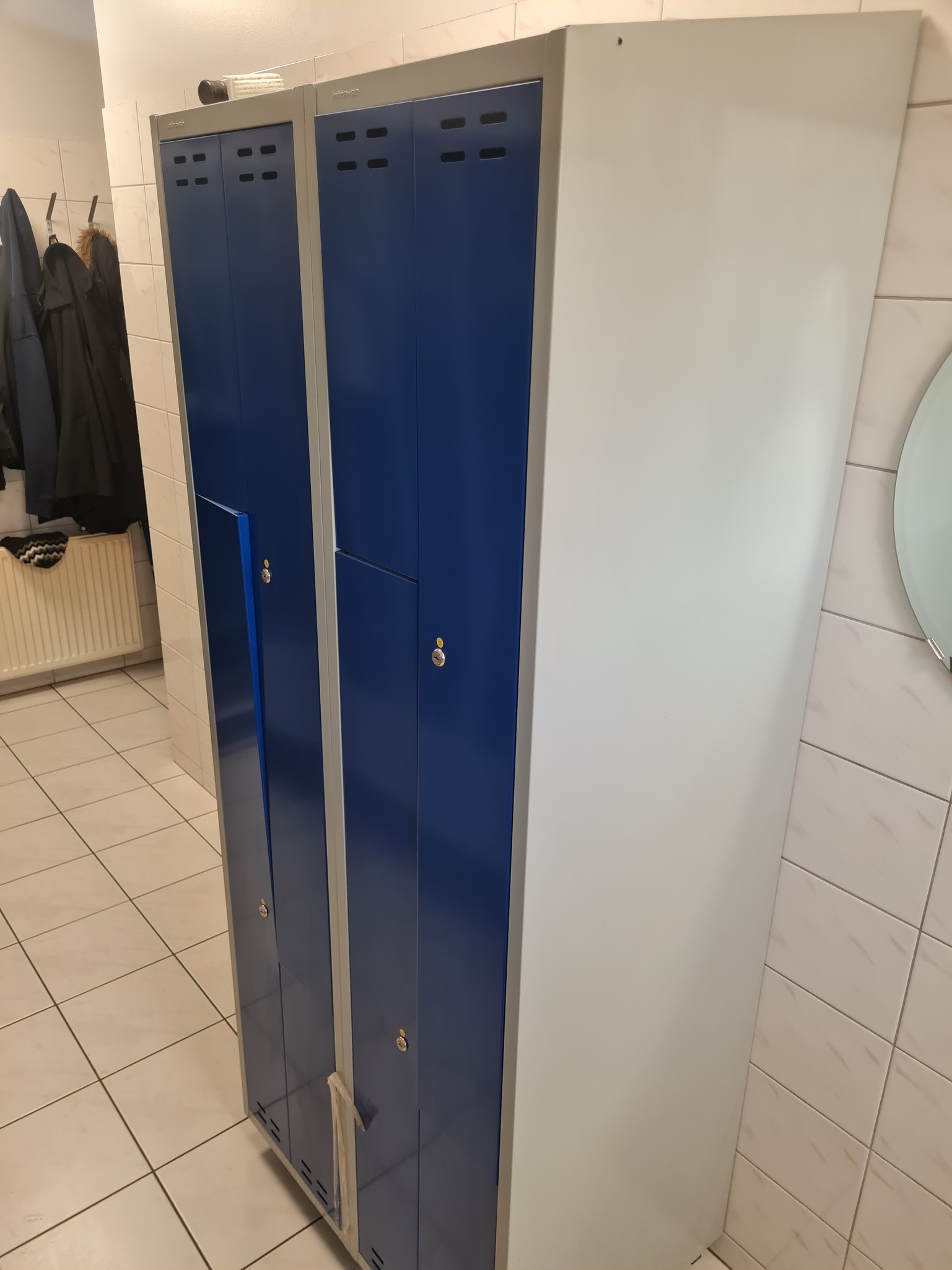 SELT / SOLD - Starfsmannaskápar - 2 stk