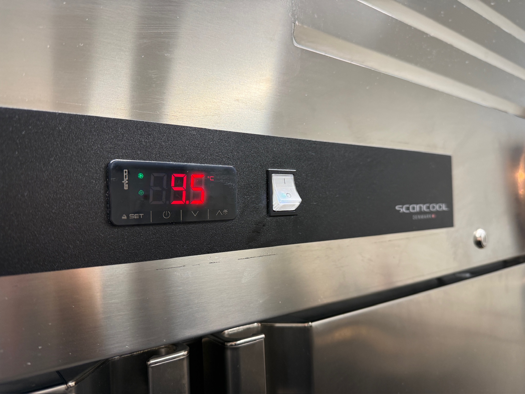 SELT / SOLD Scancool tvöfaldur stálfrystir frá BVT 6