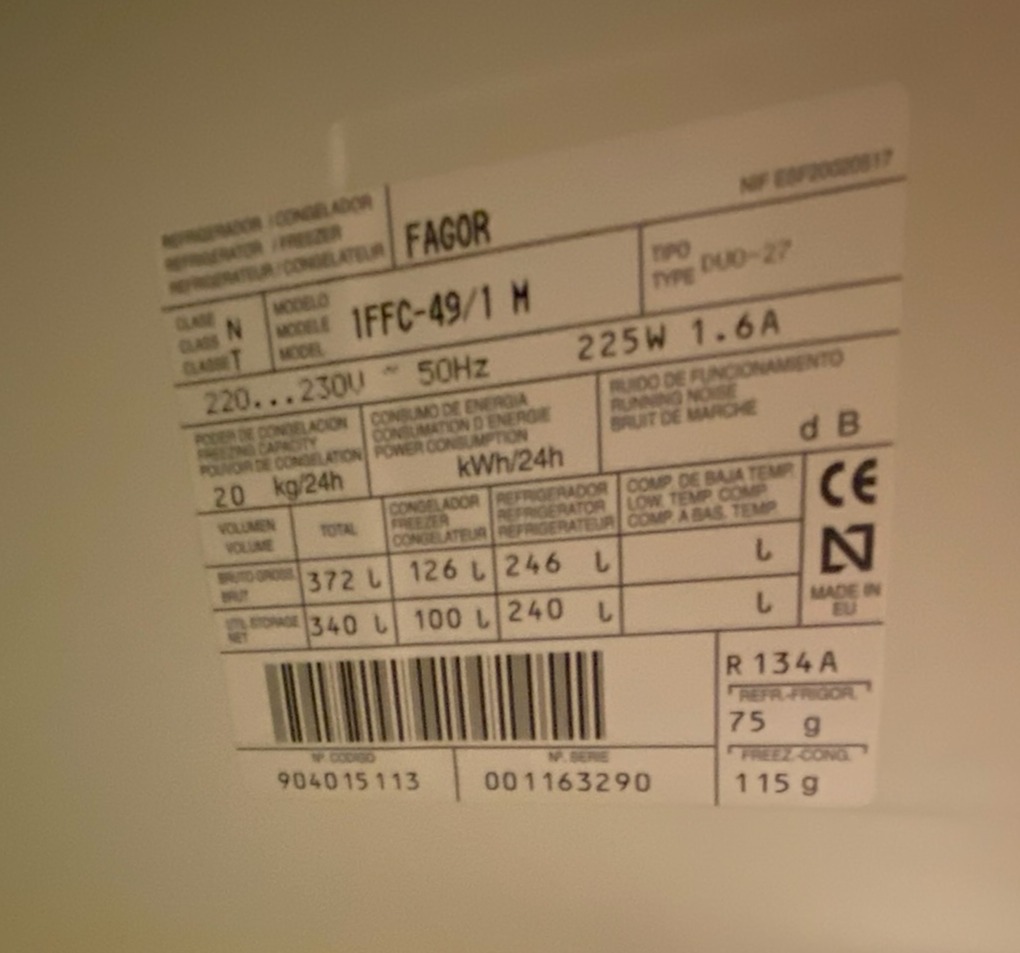 SELT / SOLD Fagor ísskápur með fyrsti - Alþingi 7