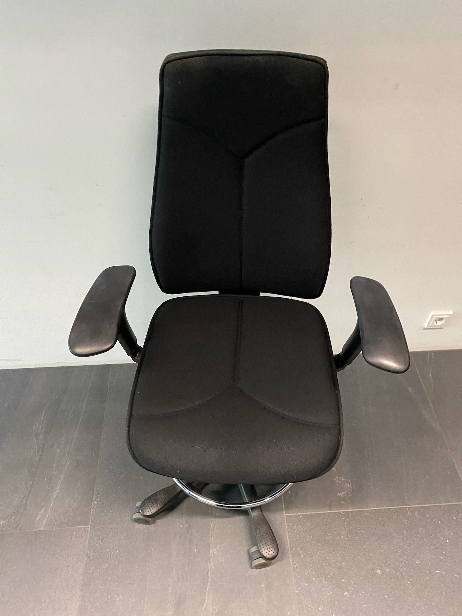 SELT / SOLD Kinnarps hástóll frá Pennanum 2