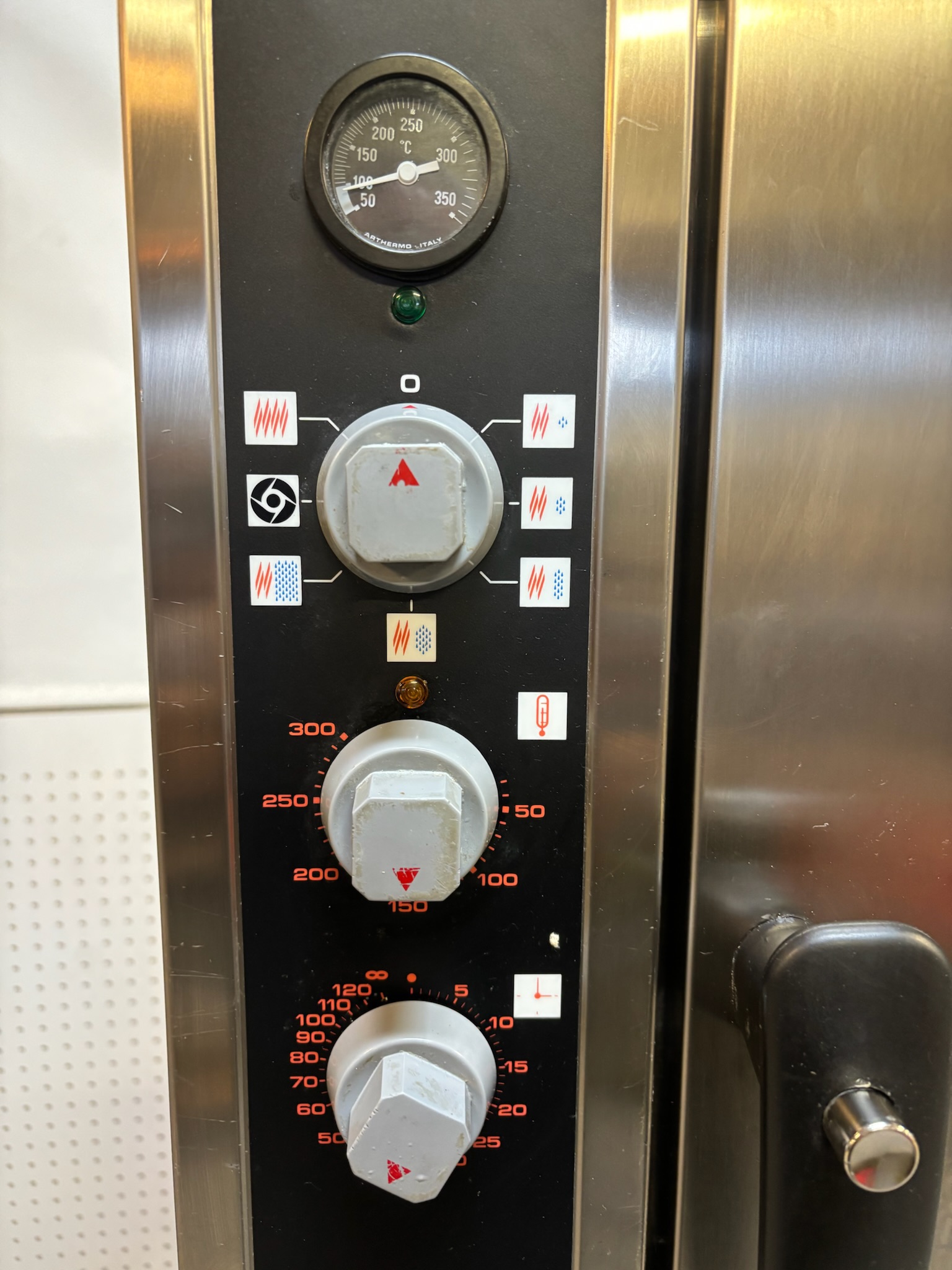 SELT / SOLD Zanussi gufuofn á standi, 10 skúffur 4