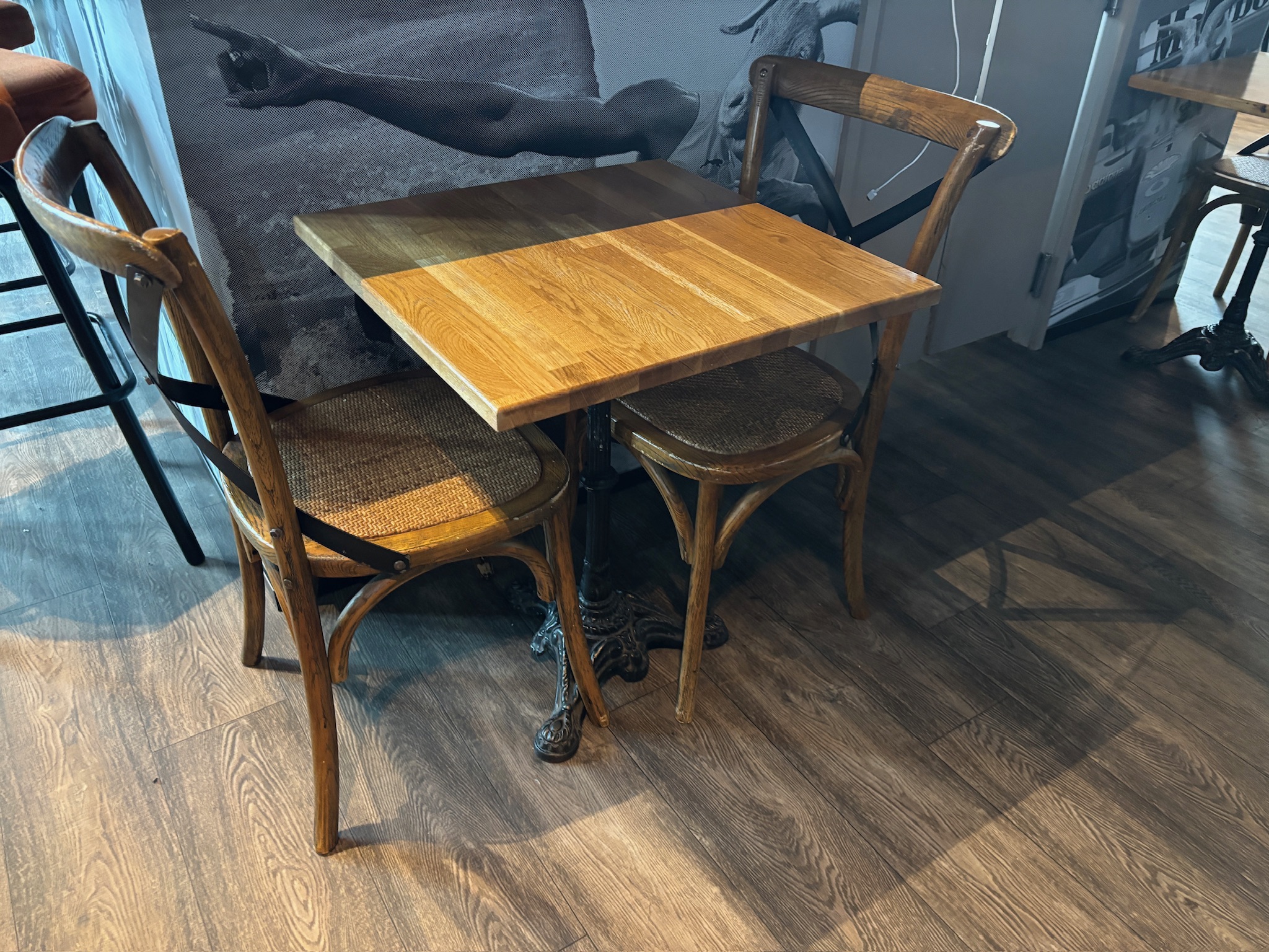 SELT / SOLD Veitingahúsaborð / eldhúsborð, 60 x 60 sm. (4 stk.) 3