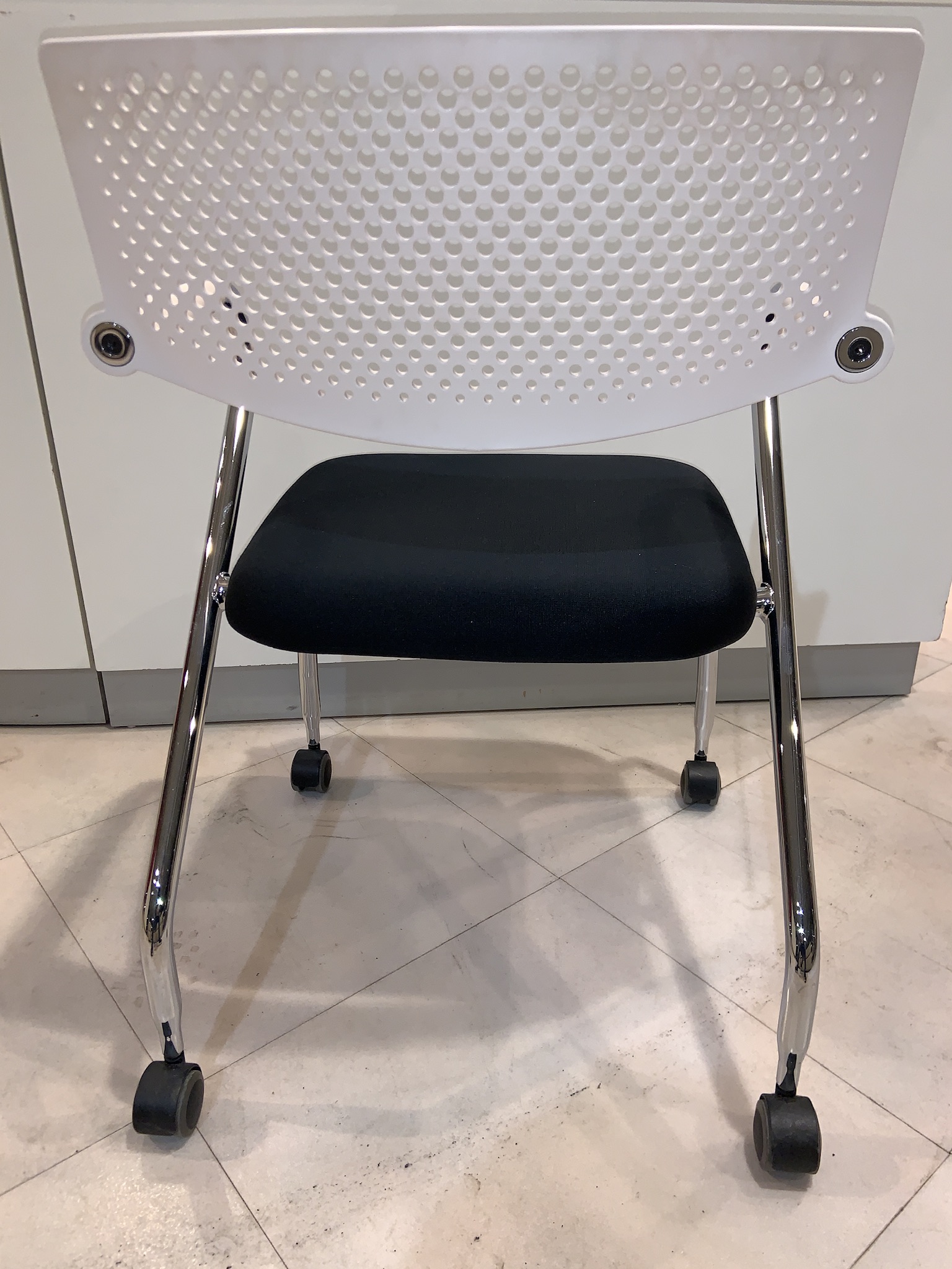 SELT / SOLD Vitra fundarstólar á hjólum frá Pennanum 11