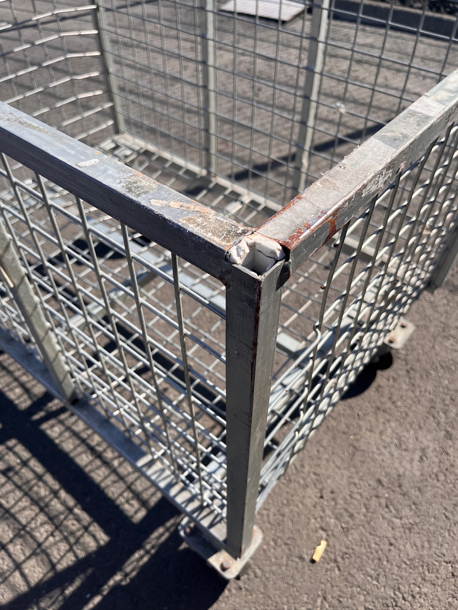 SELT / SOLD Serelle stálgrindarvagnar 2