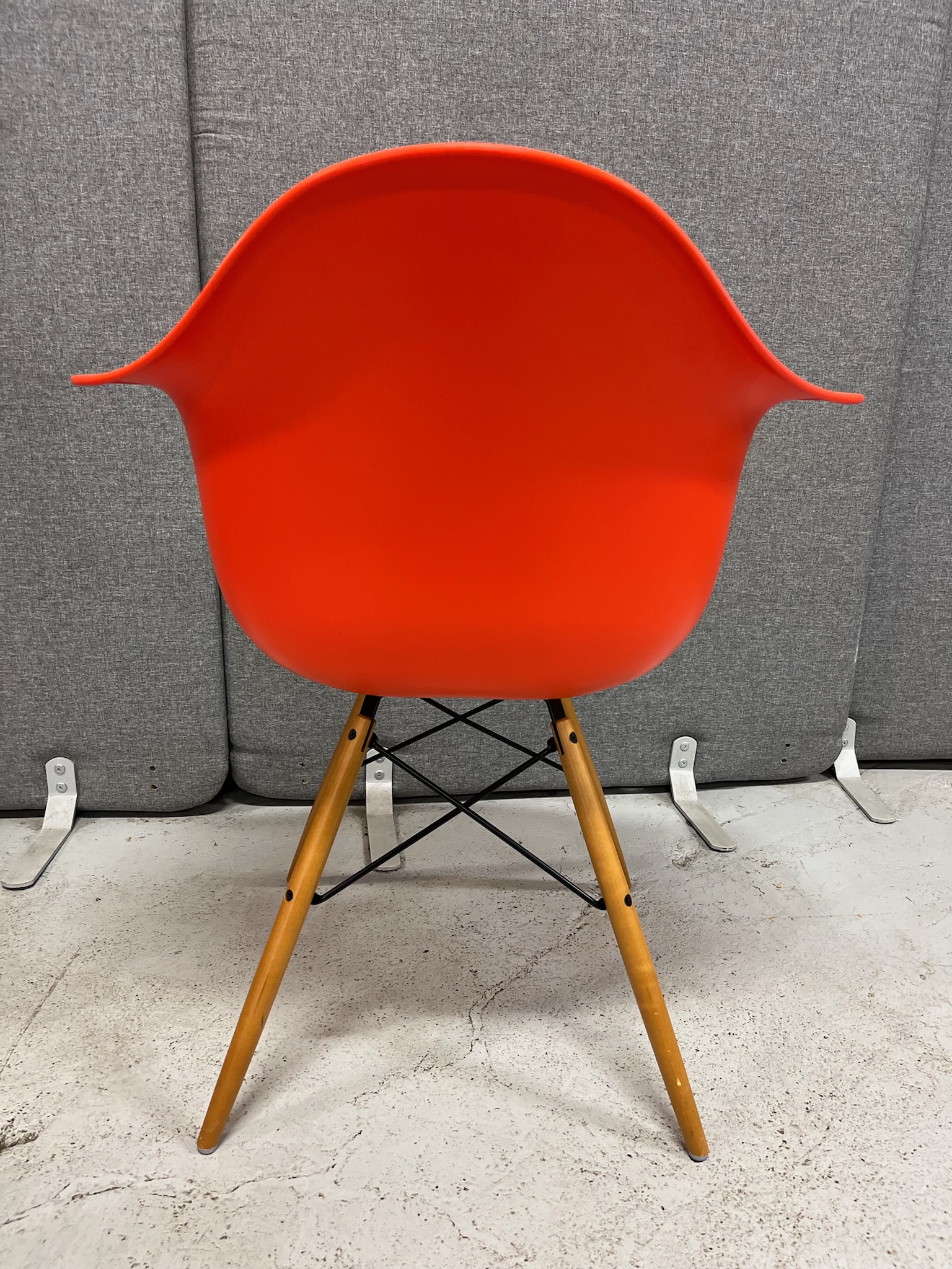 SELT / SOLD Vitra armstóll frá Pennanum 4