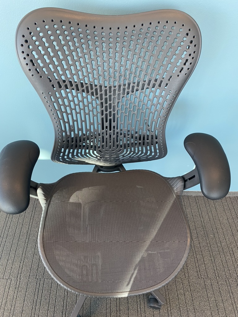 SELT / SOLD Herman Miller Mirra 2 frá Pennanum, sem nýir 5