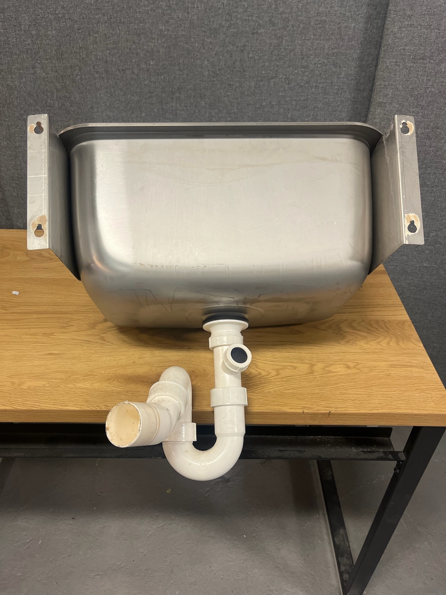 SELT / SOLD Vaskur, L50 x B45 sm. 2