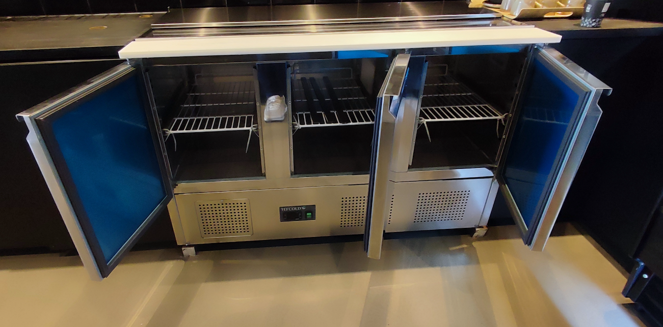 SELT / SOLD Tefcold gastroborð með kælum 2