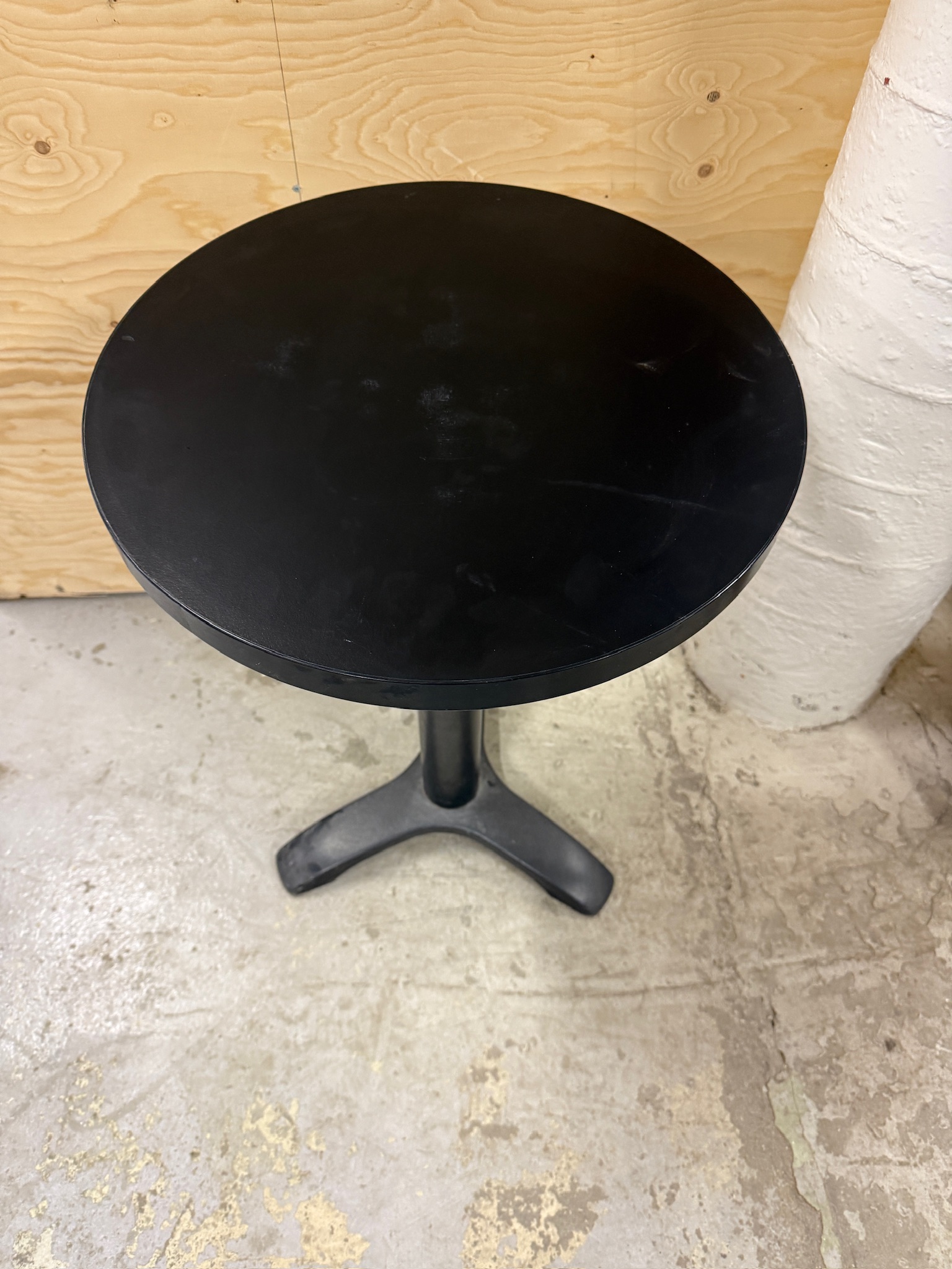 SELT / SOLD Pedrali hringborð, Ø50sm. 2