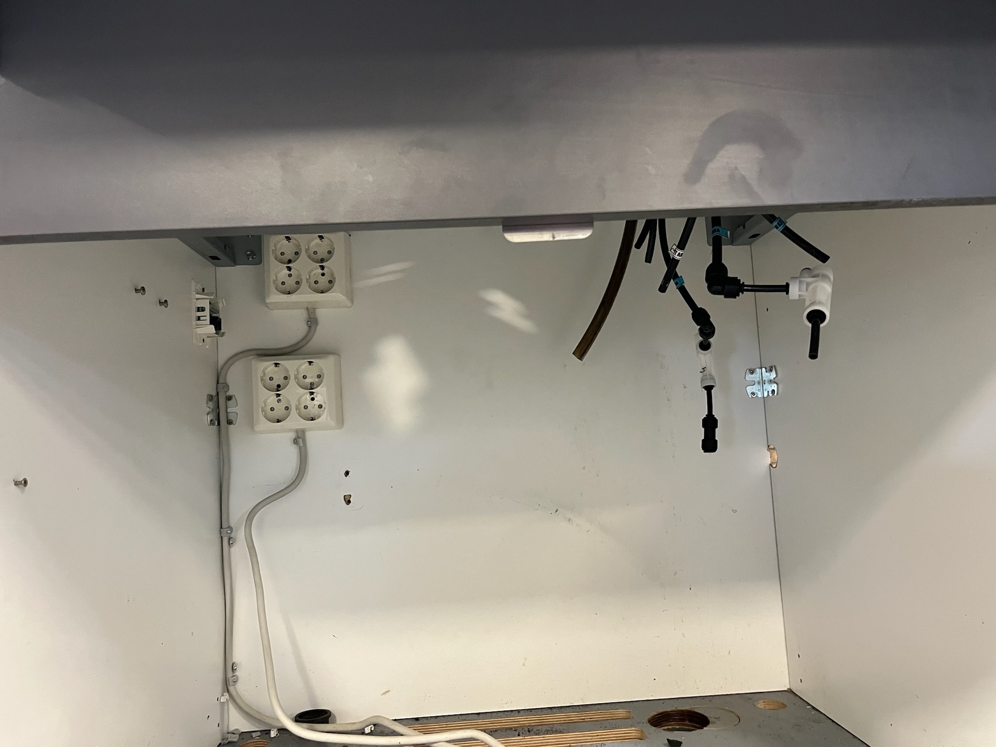 SELT / SOLD Metos drykkjarborð 5