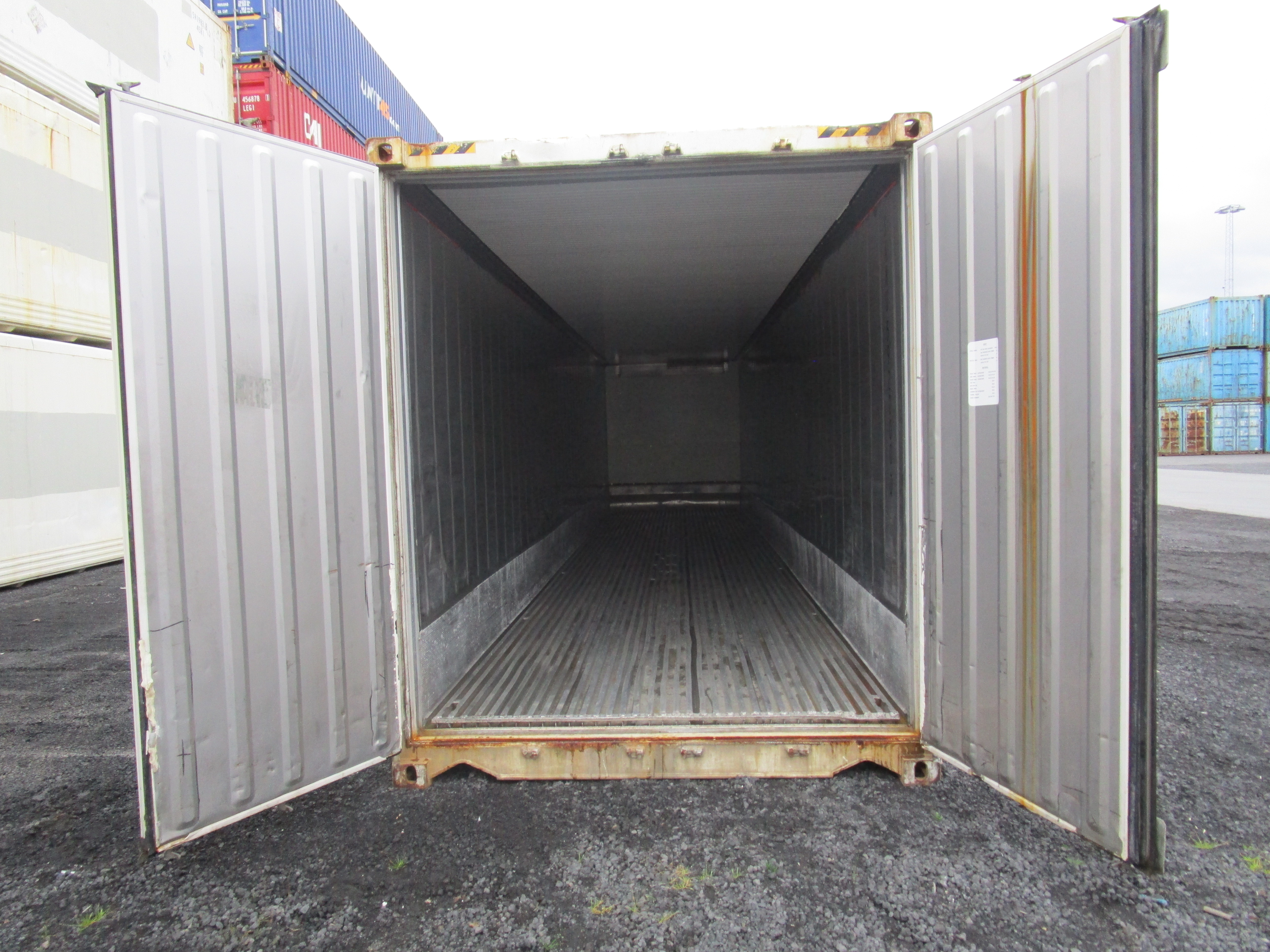 SELT / SOLD - Gámur 25 - 40 fet - einangraður ssnr 592000 2