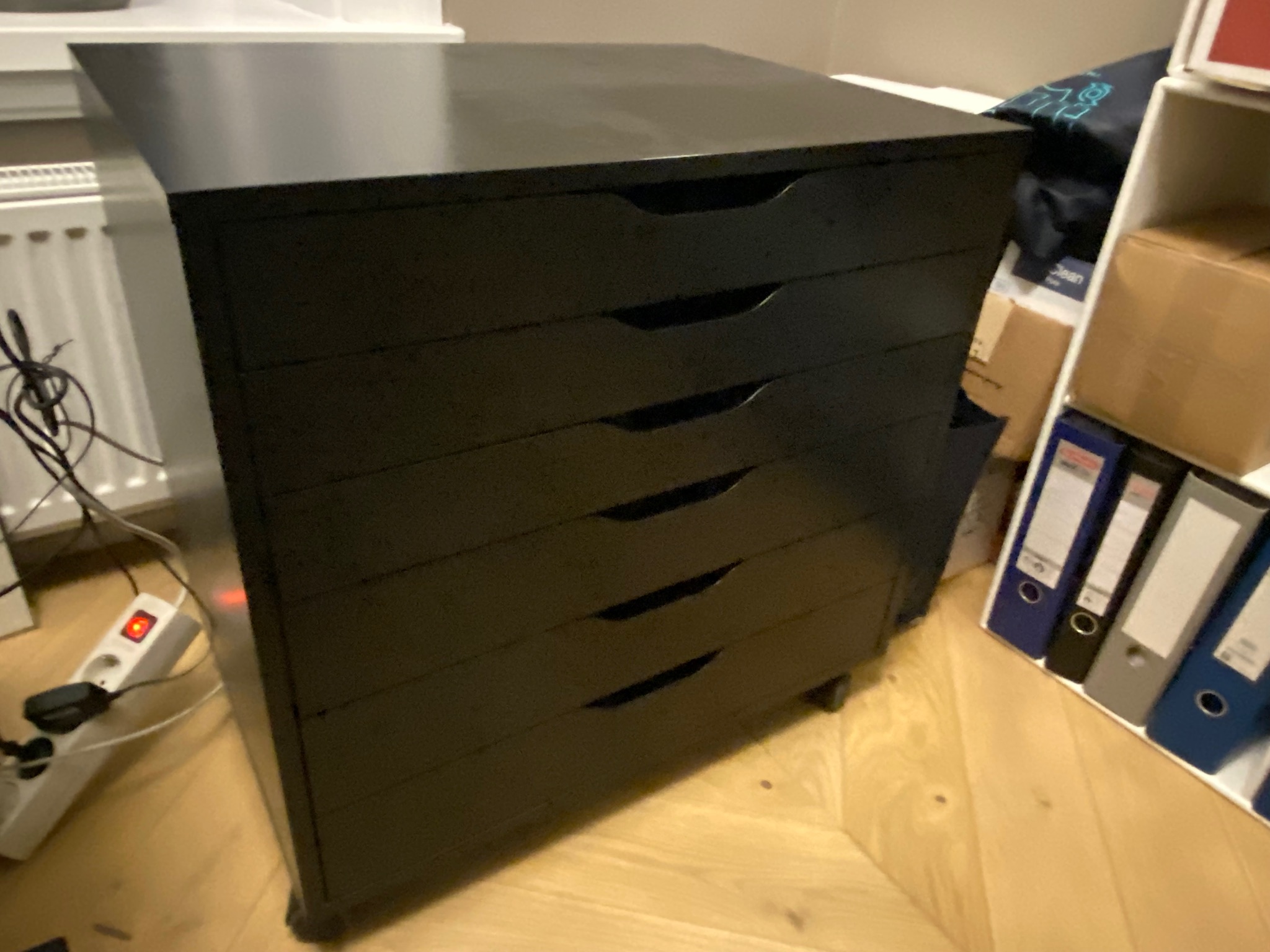 SELT / SOLD - IKEA skúffueining á hjólum