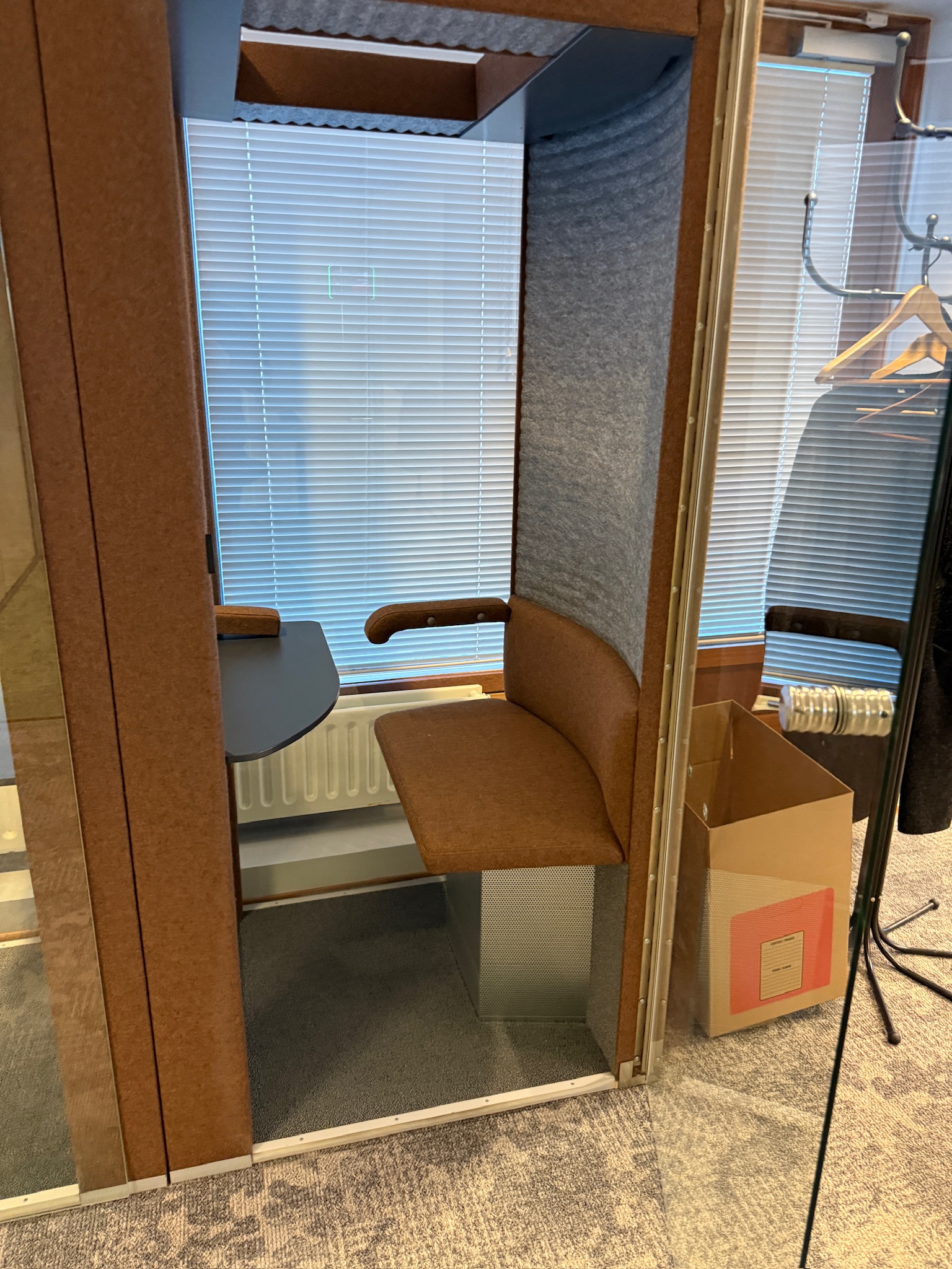 SELT / SOLD EvaVaara Design 2 manna hljóðvistarrými 7