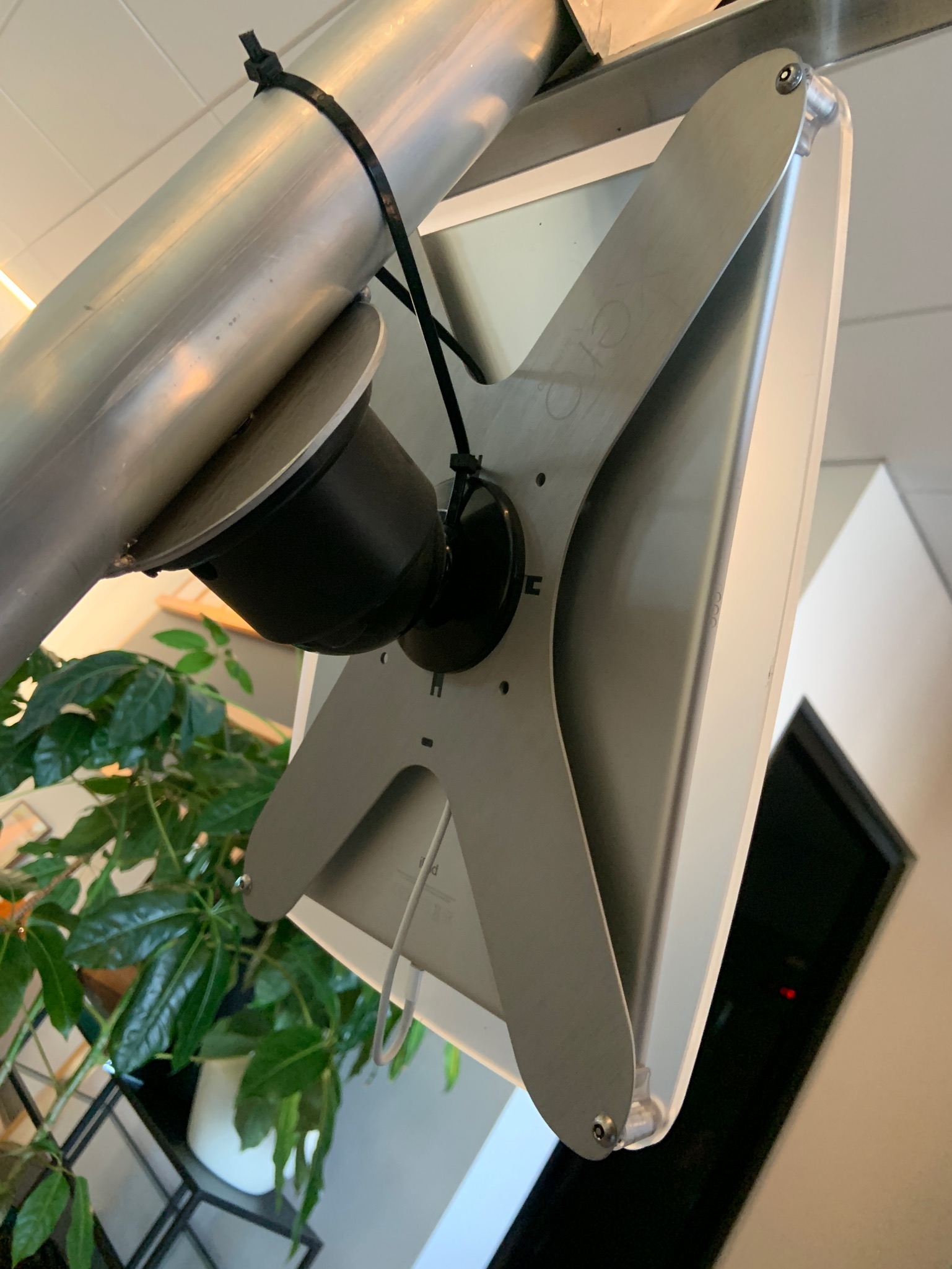 SELT / SOLD Tékkaðu þig inn! Ipadskilti 9
