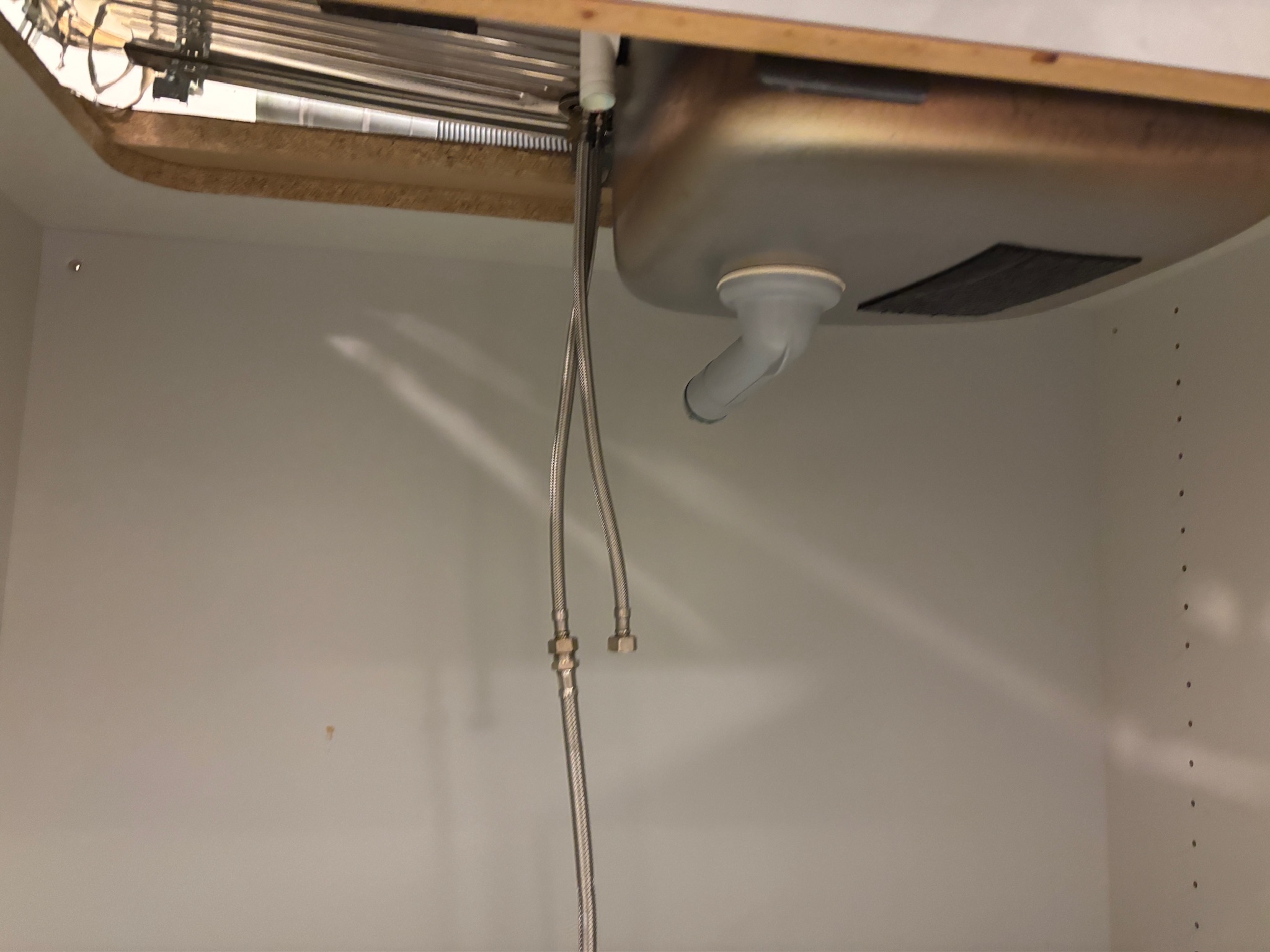 SELT / SOLD Skápainnrétting með vöskum, B470xD62sm. 8