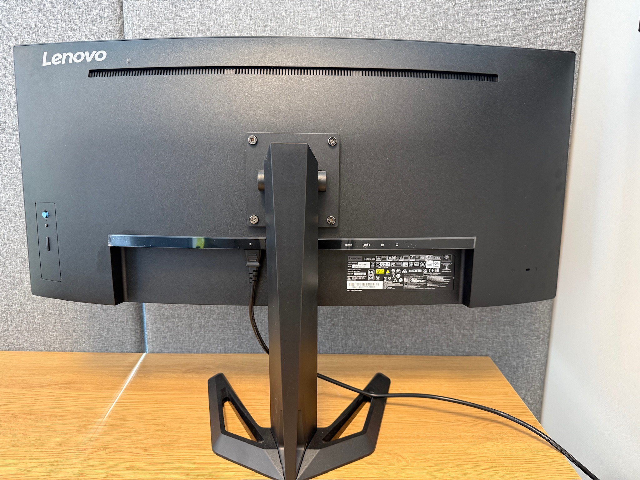 SELT / SOLD Lenovo leikjaskjár frá Ofar, 170hz, QHD, 34'' 6