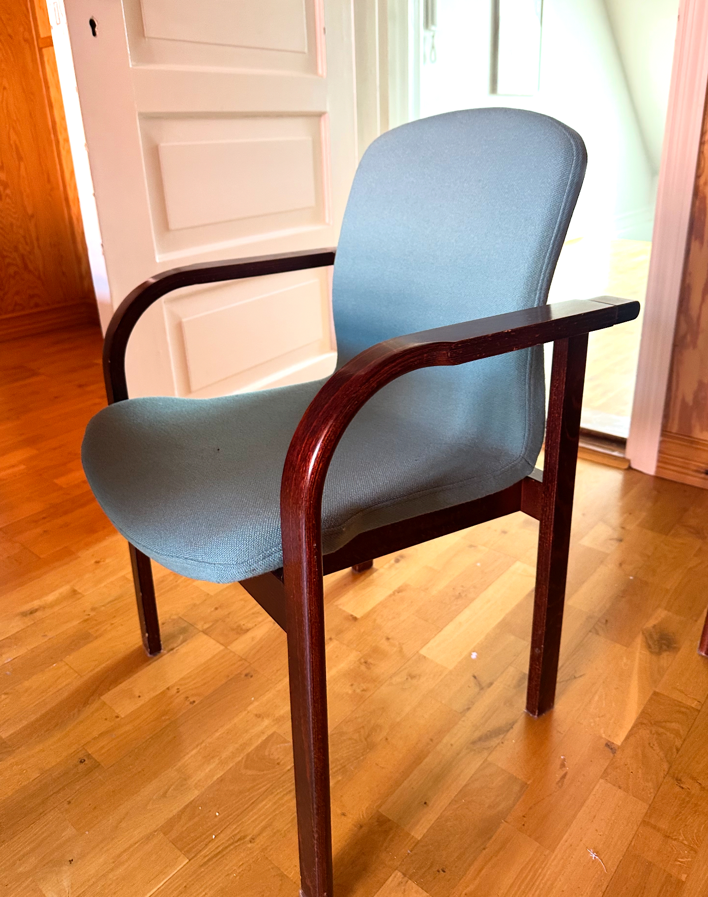 SELT / SOLD Fundarstólar