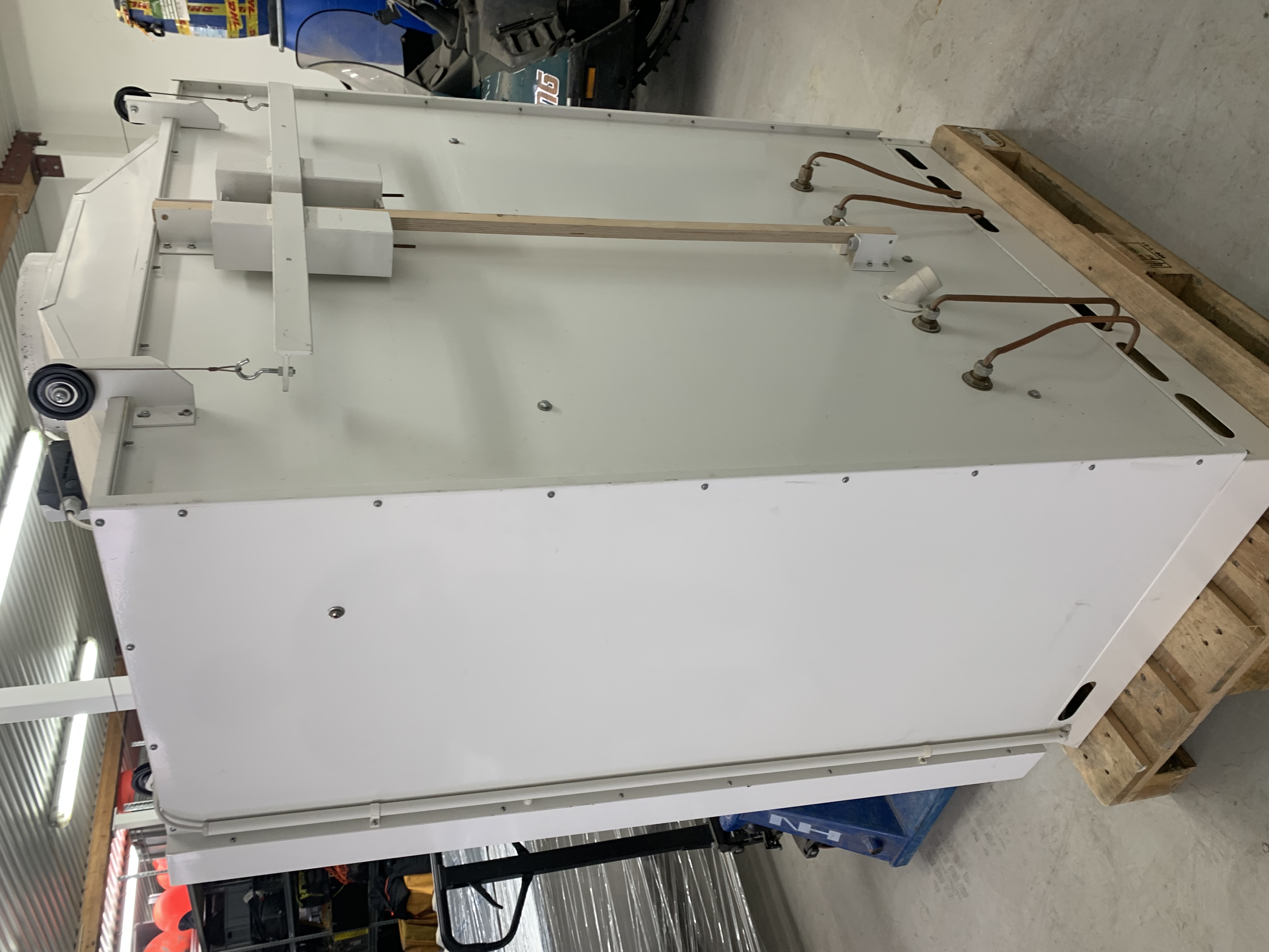 SELT / SOLD KEBO Stinkskápur / Fume cupboard nr. 1. 180sm 4