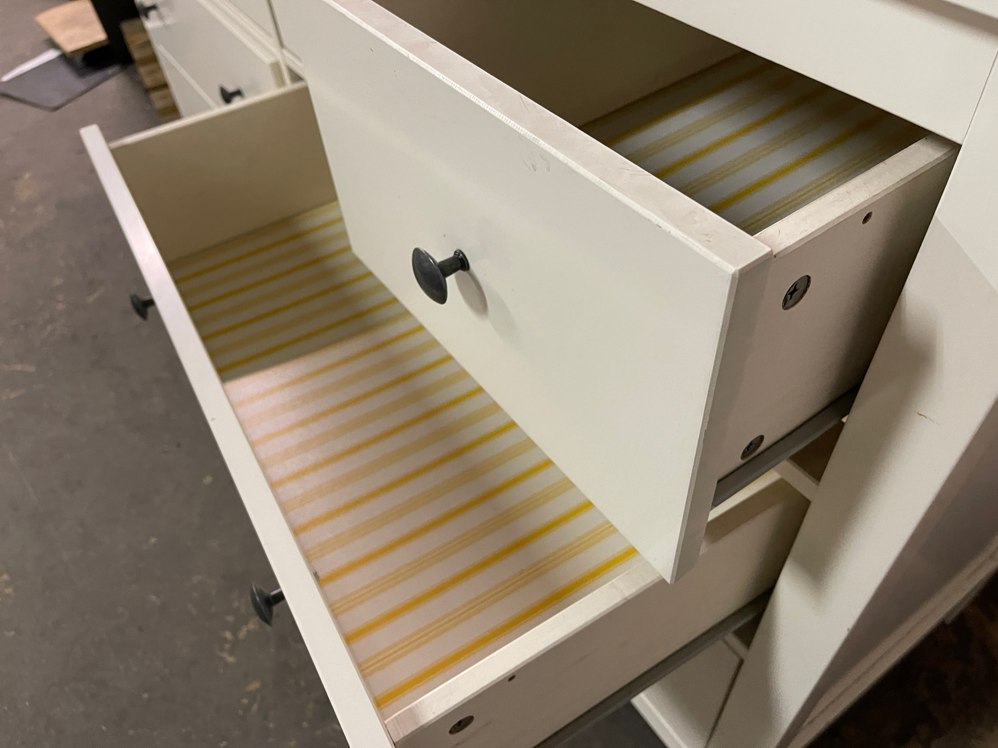 Selt/Endurnýtt-Veglegur skenkur frá IKEA - 8 skúffur 3