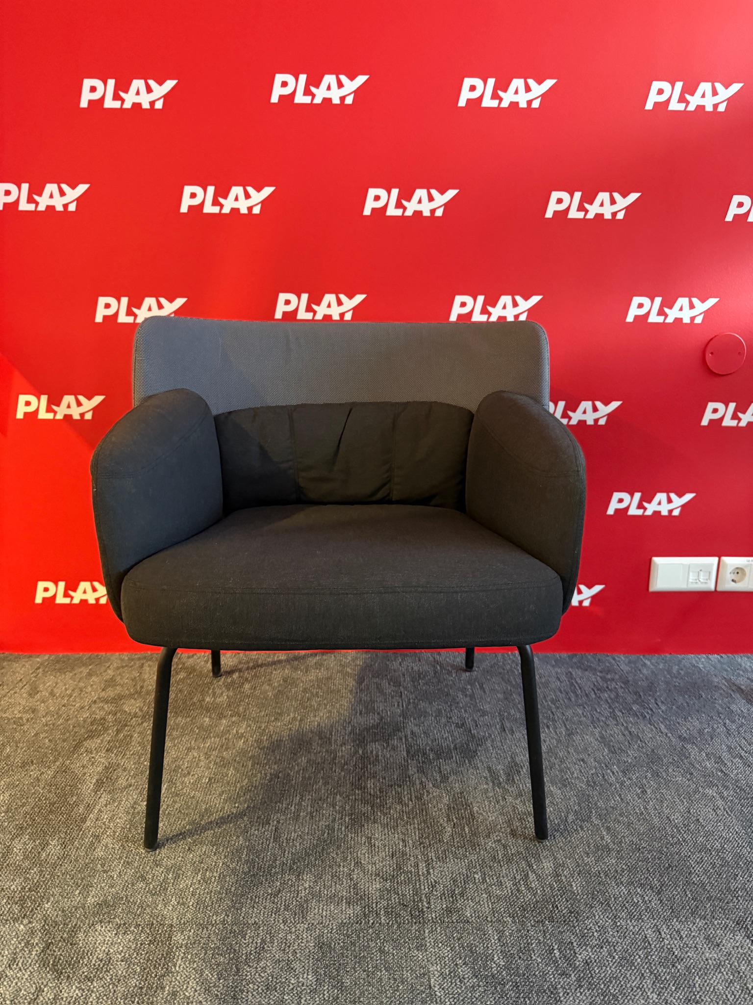 SELT / SOLD IKEA stóll - PLAY 3