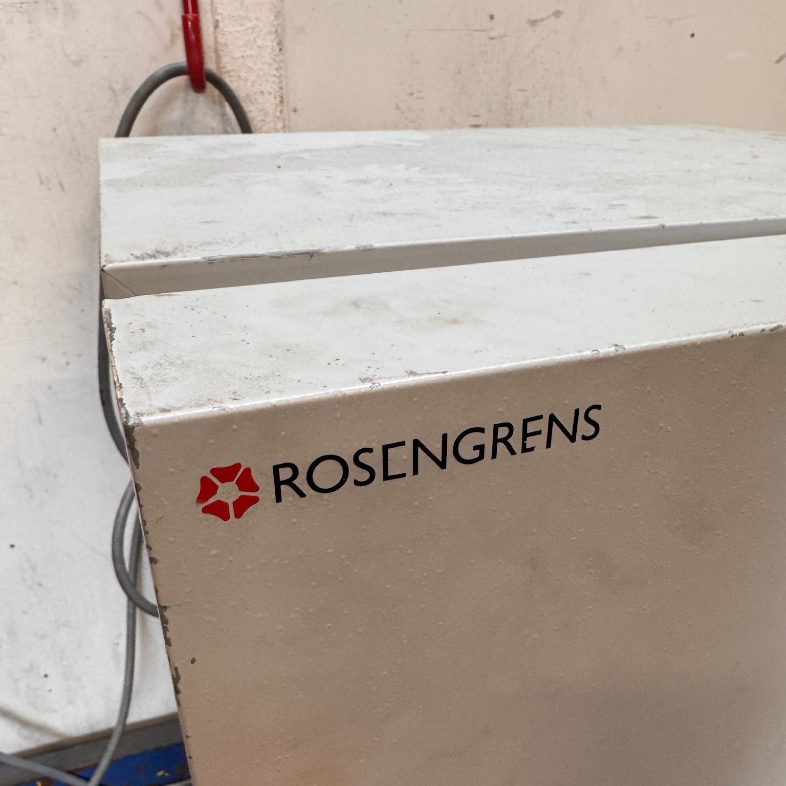 SELT / SOLD Rosengrens verðmætaskápur, H121xB67xD77sm. 7