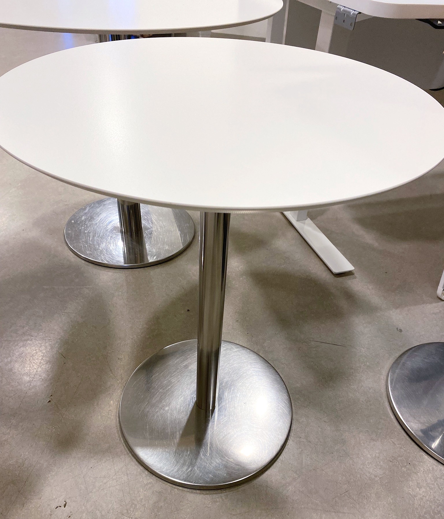 SELT / SOLD Hringborð - B60sm. (2 stk.)