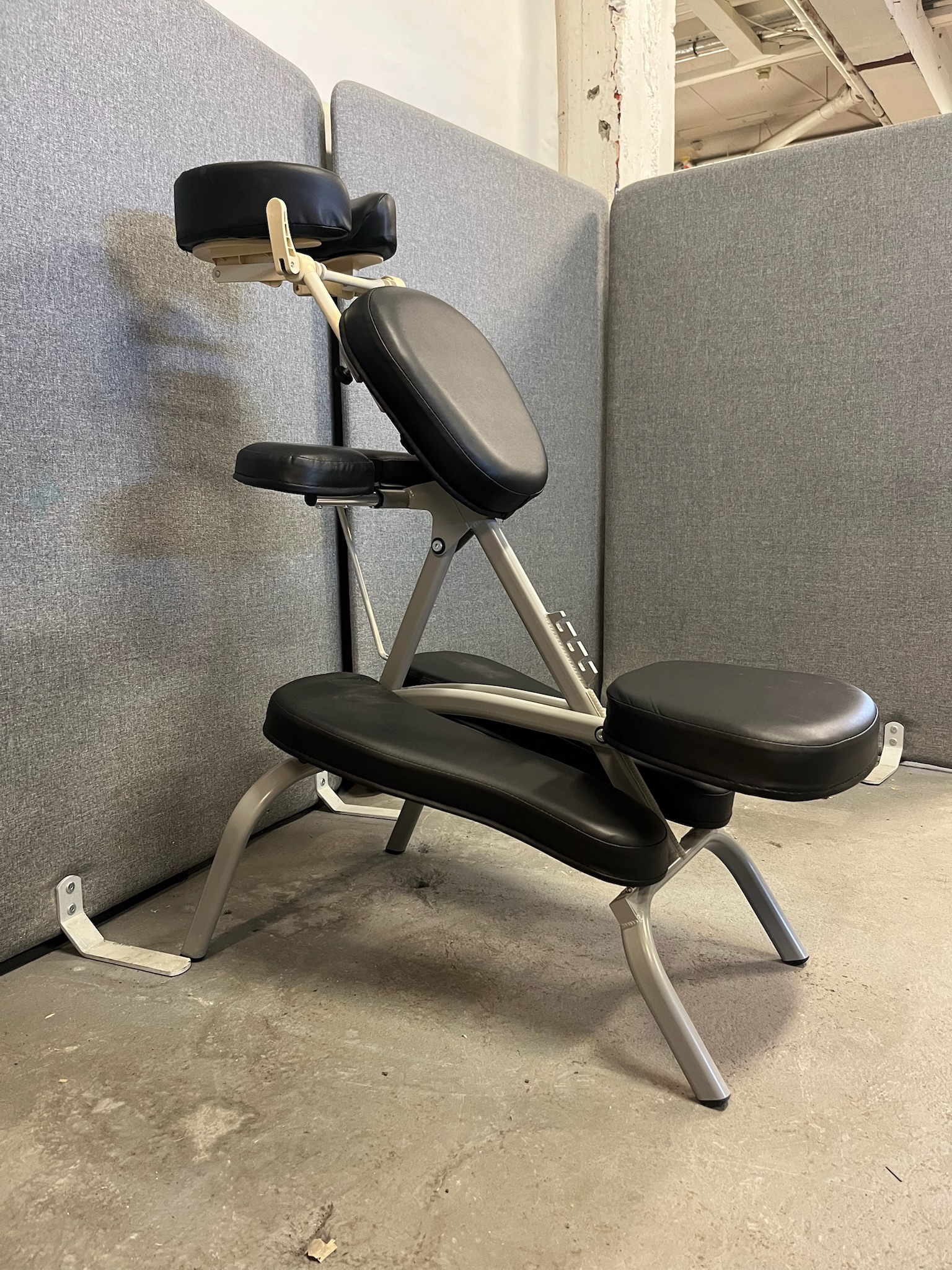 SELT / SOLD Egat Luxe ferðanuddstóll