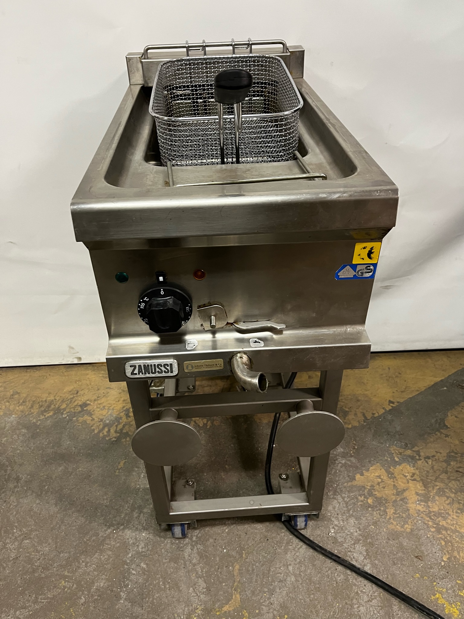 SELT / SOLD Djúpsteikingarpottur frá Zanussi 2