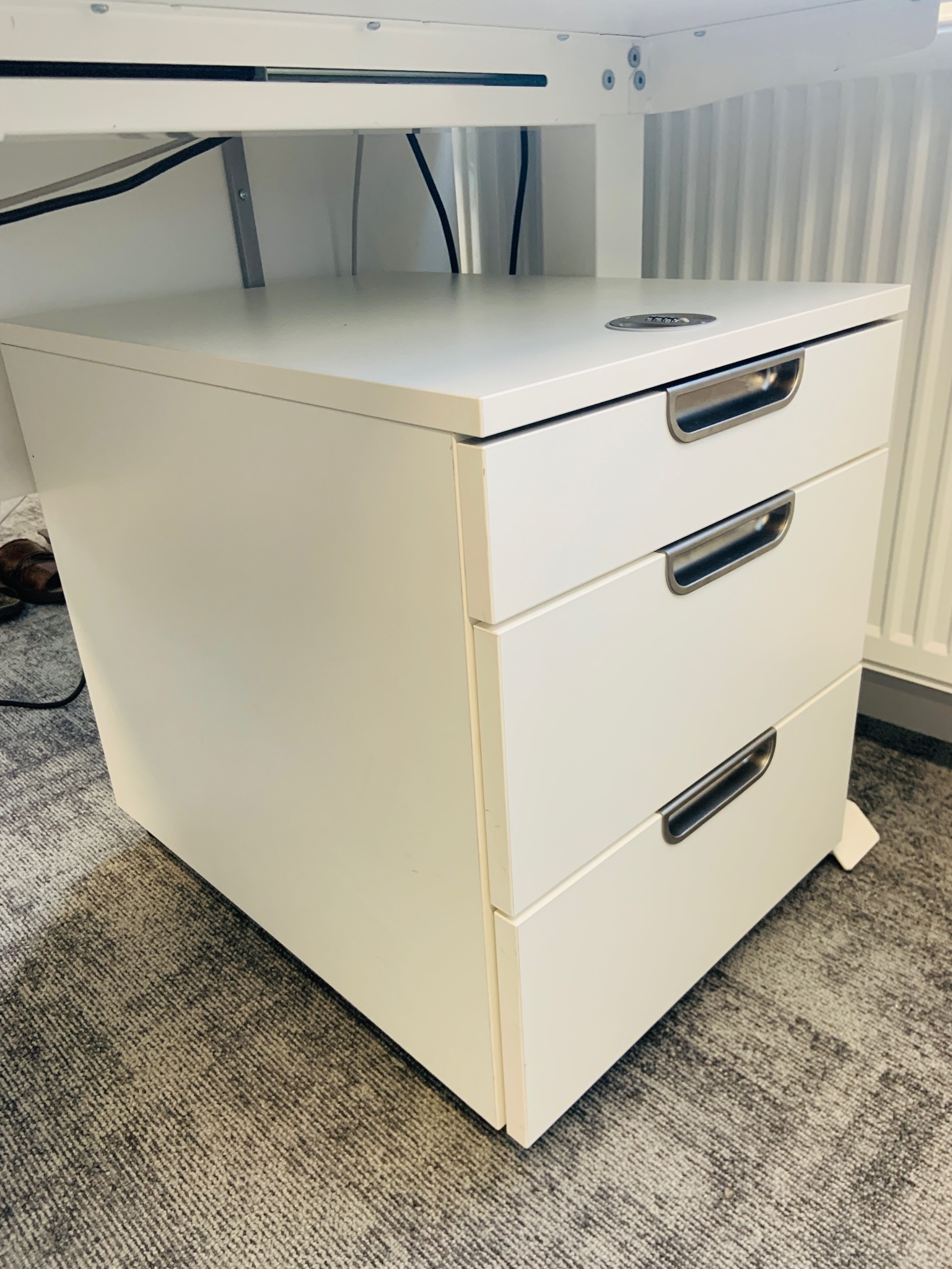 Selt/Endurnýtt-Galant skúffueining á hjólum frá IKEA