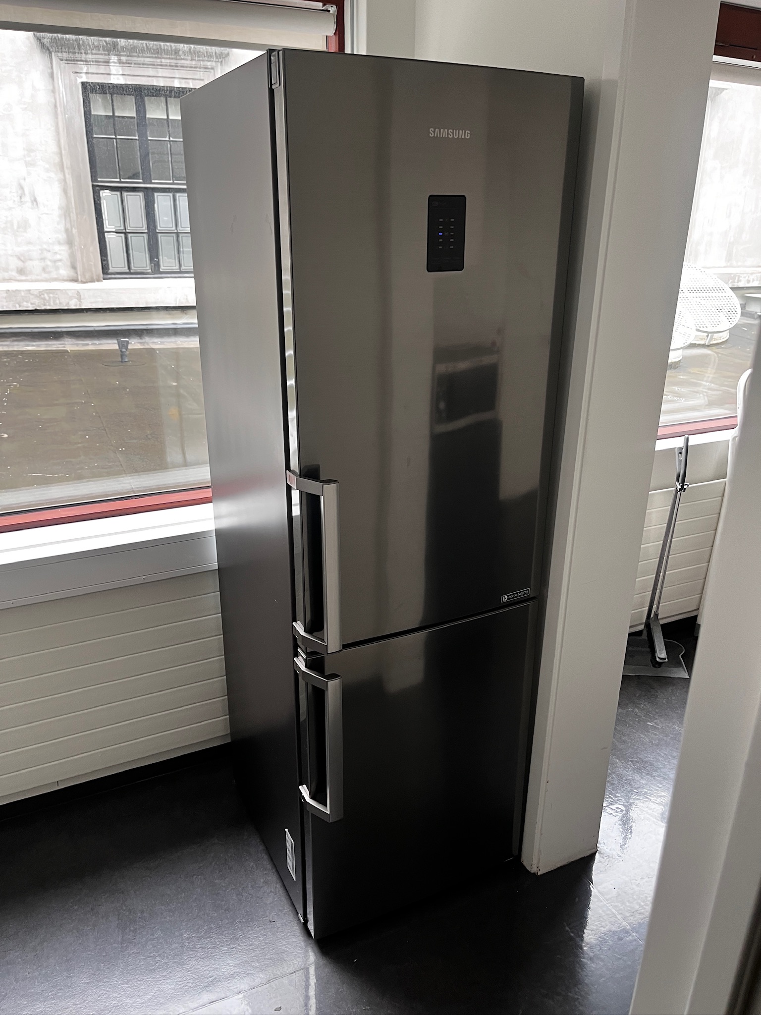 SELT / SOLD Samsung ísskápur með frysti, H185sm.