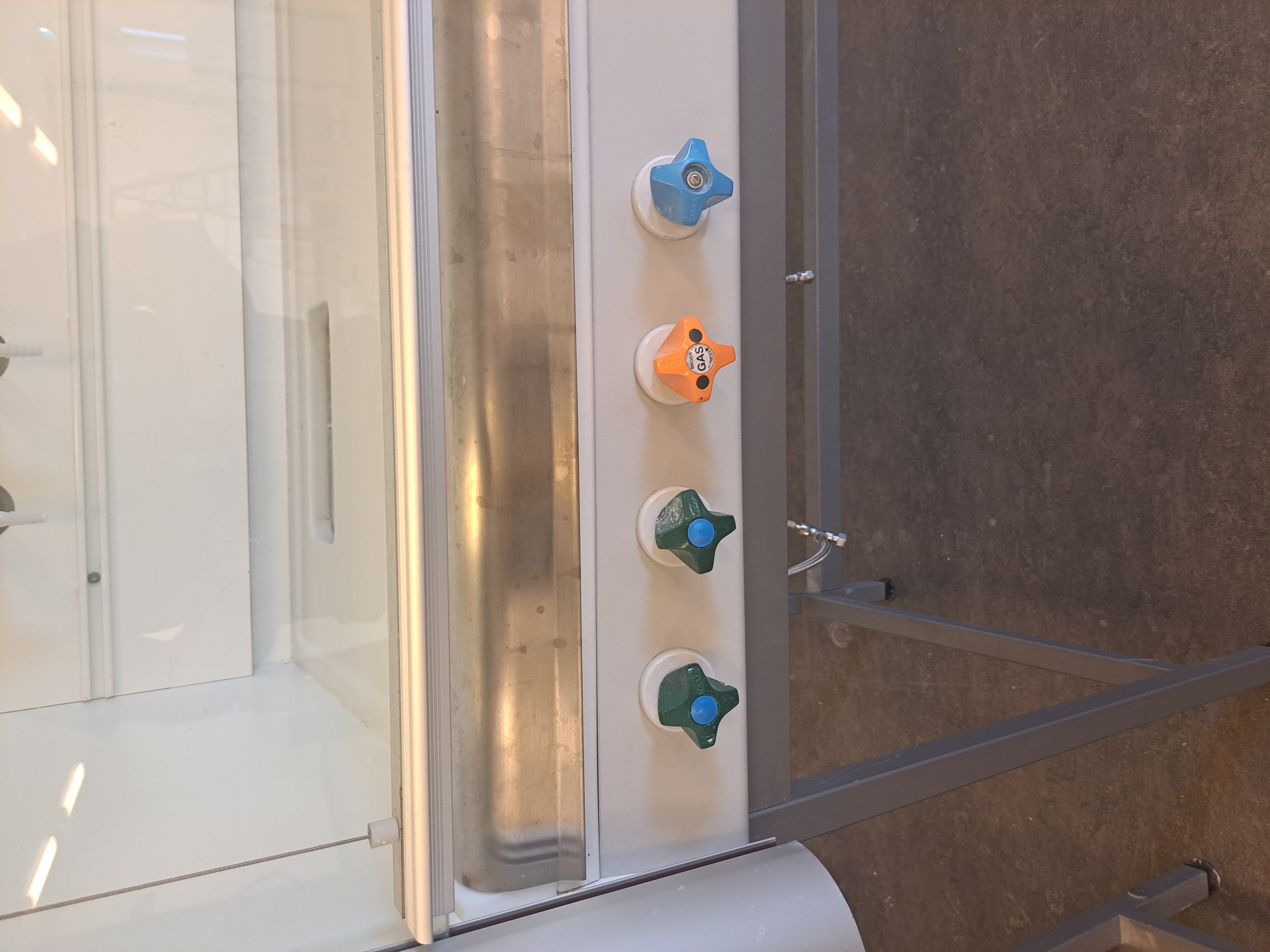 SELT / SOLD - Stinkskápur - stinkskápar - FUME CUPBOARD - 4