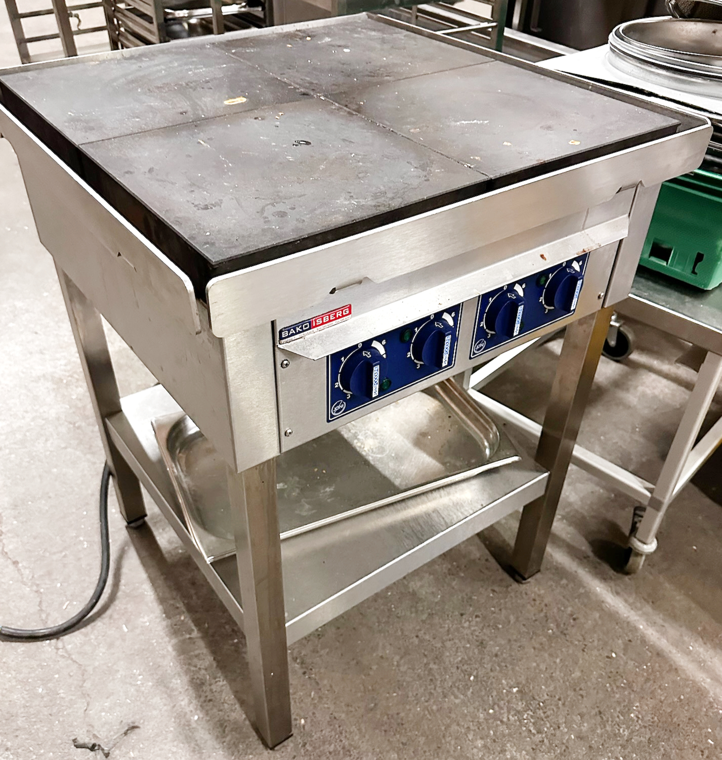 SELT / SOLD Jöni Foodline eldavél, B86 x D86 x H90 sm. 2