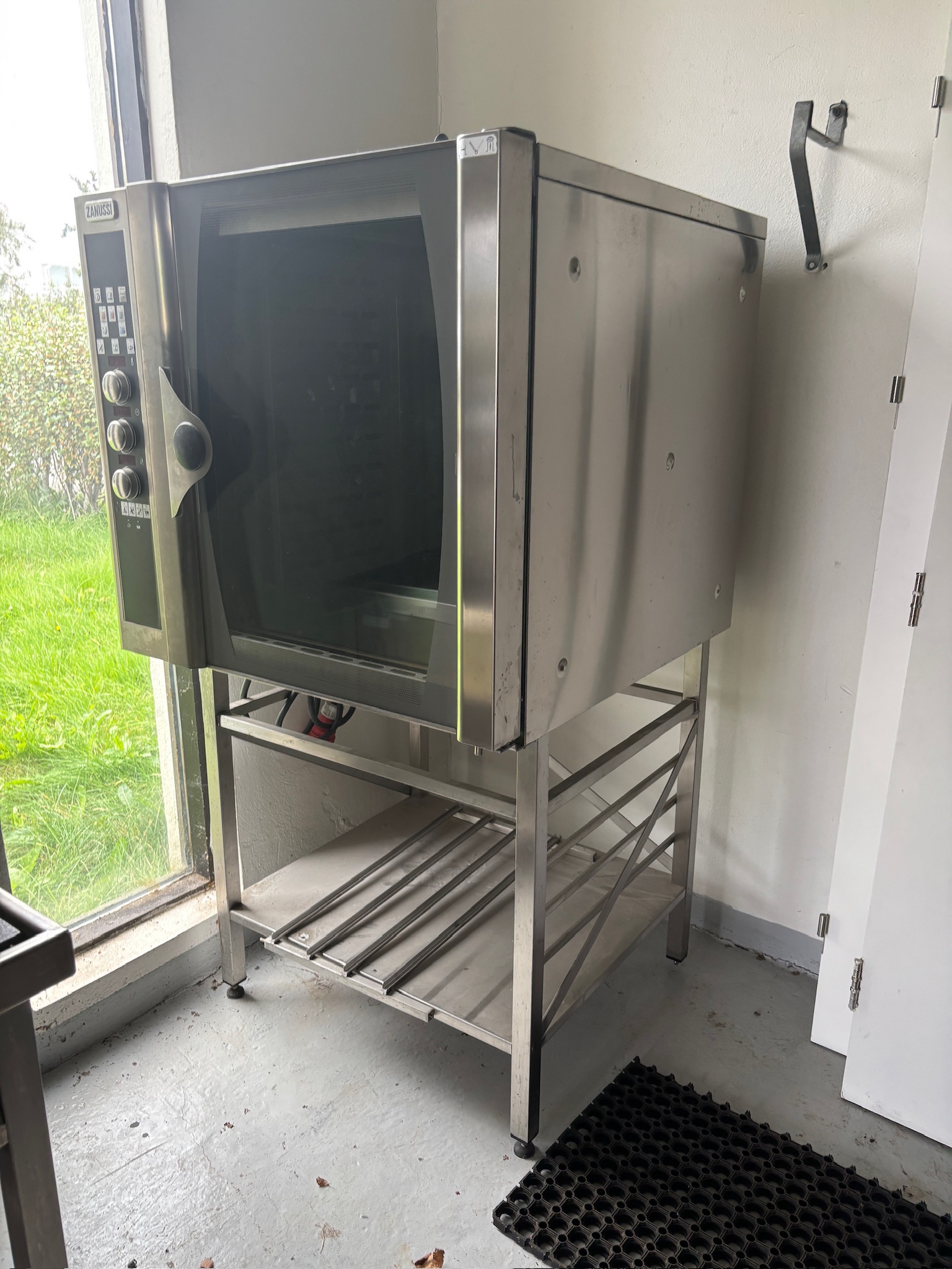 SELT / SOLD Zanussi ofn 10 skúffur 2