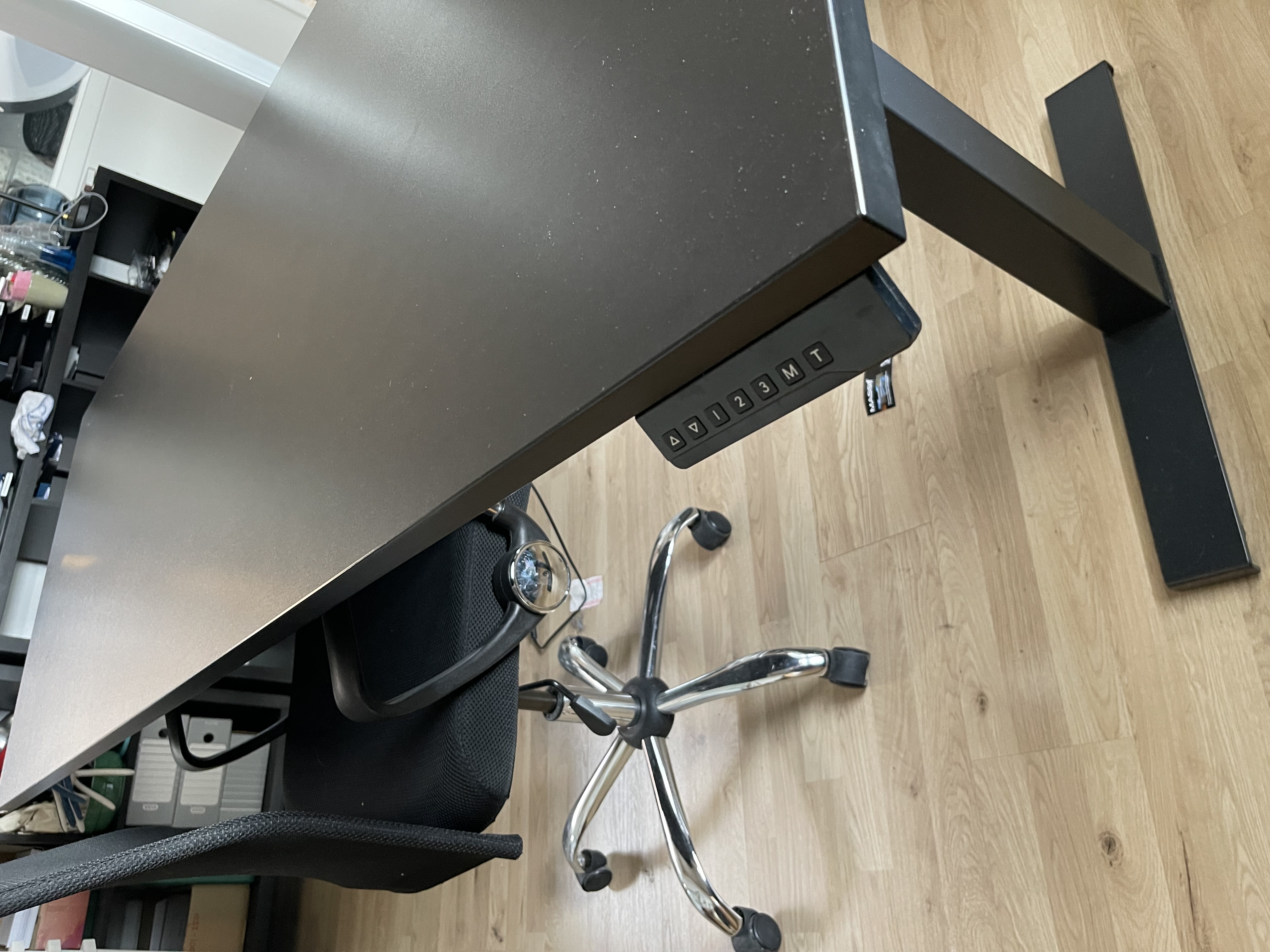 SELT / SOLD Hirzlan rafmagnsborð 200 x 80sm – Svart