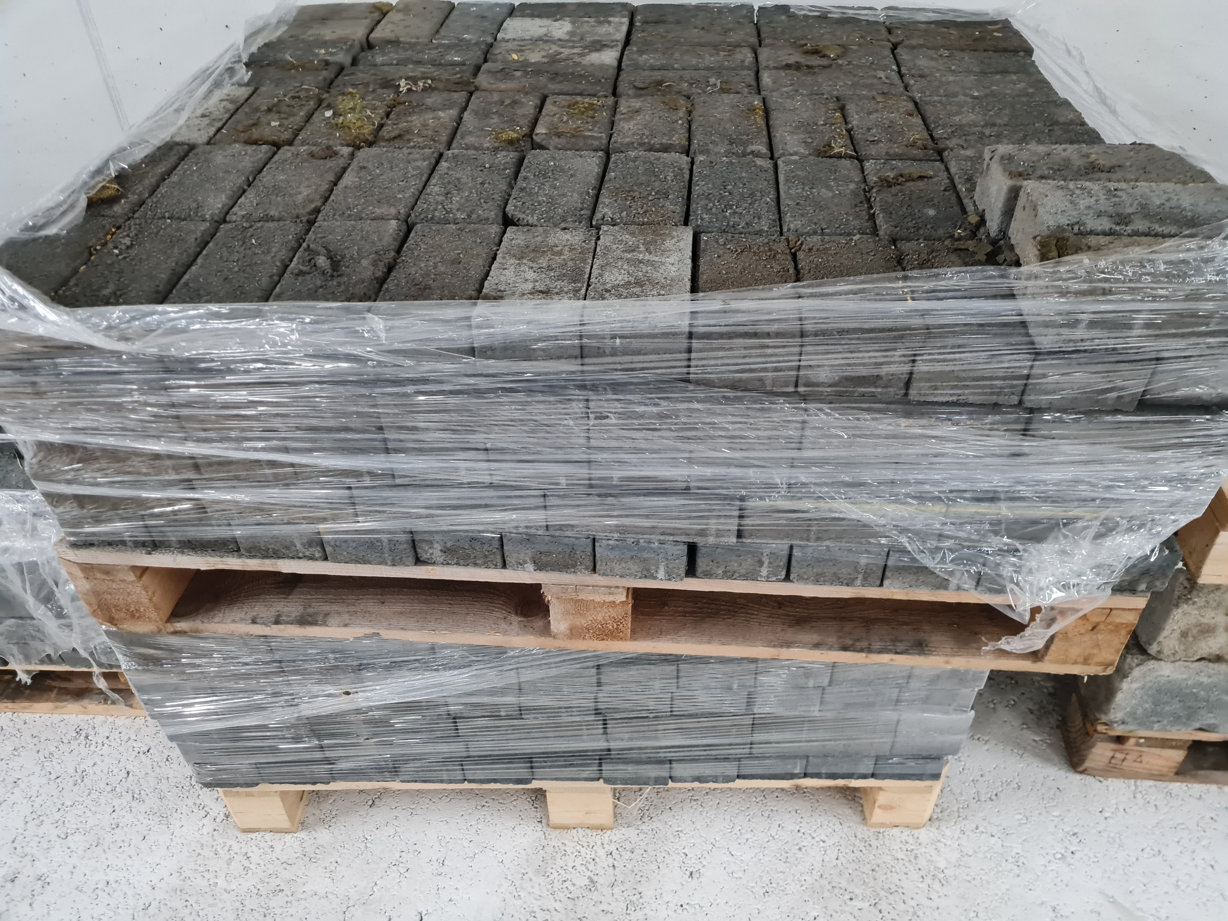 Selt - sold Torghellur - hellur 40*40, óðalskantsteinar 8