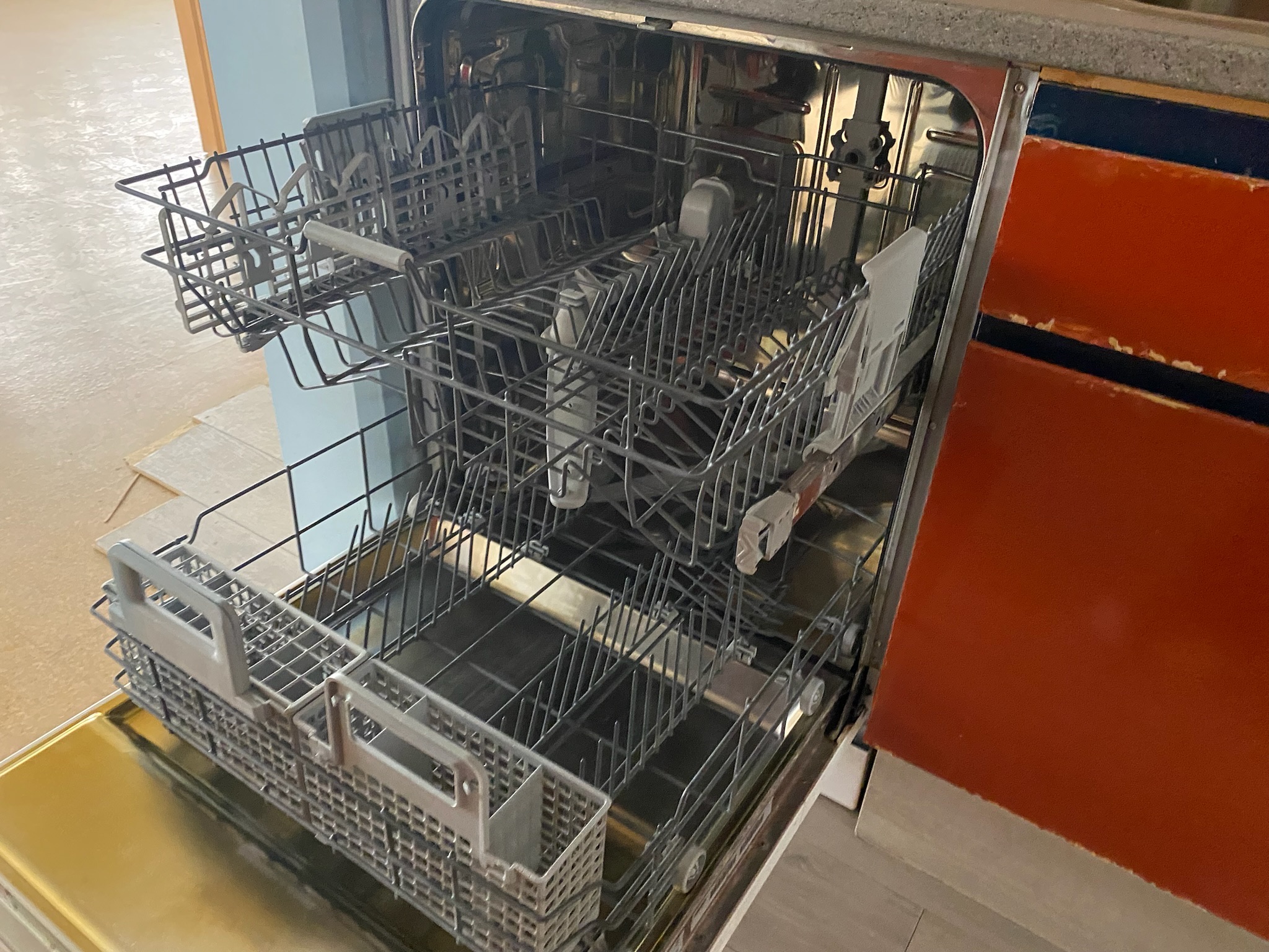 SELT / SOLD Whirlpool uppþvottavél 2