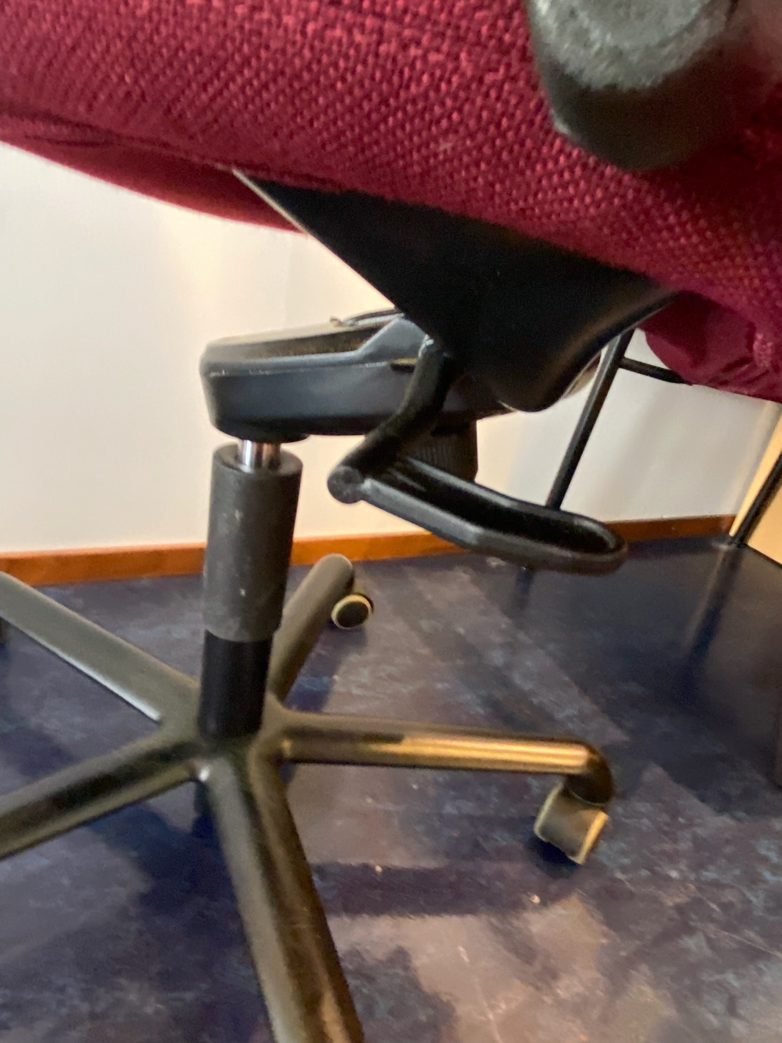 SELT / SOLD ÁG fundarstólar á hjólum - rauðir (27 stk.) 5