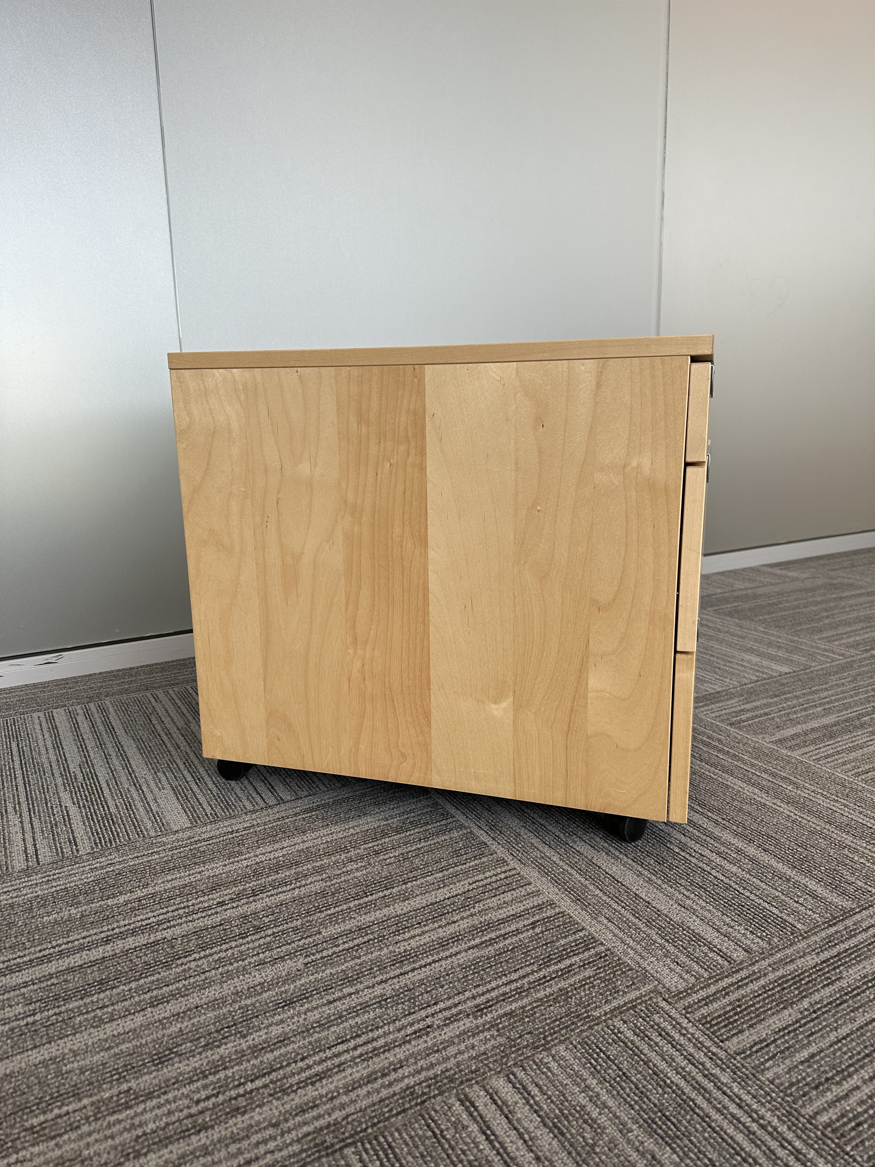 SELT / SOLD IKEA skrifstofukálfur 2