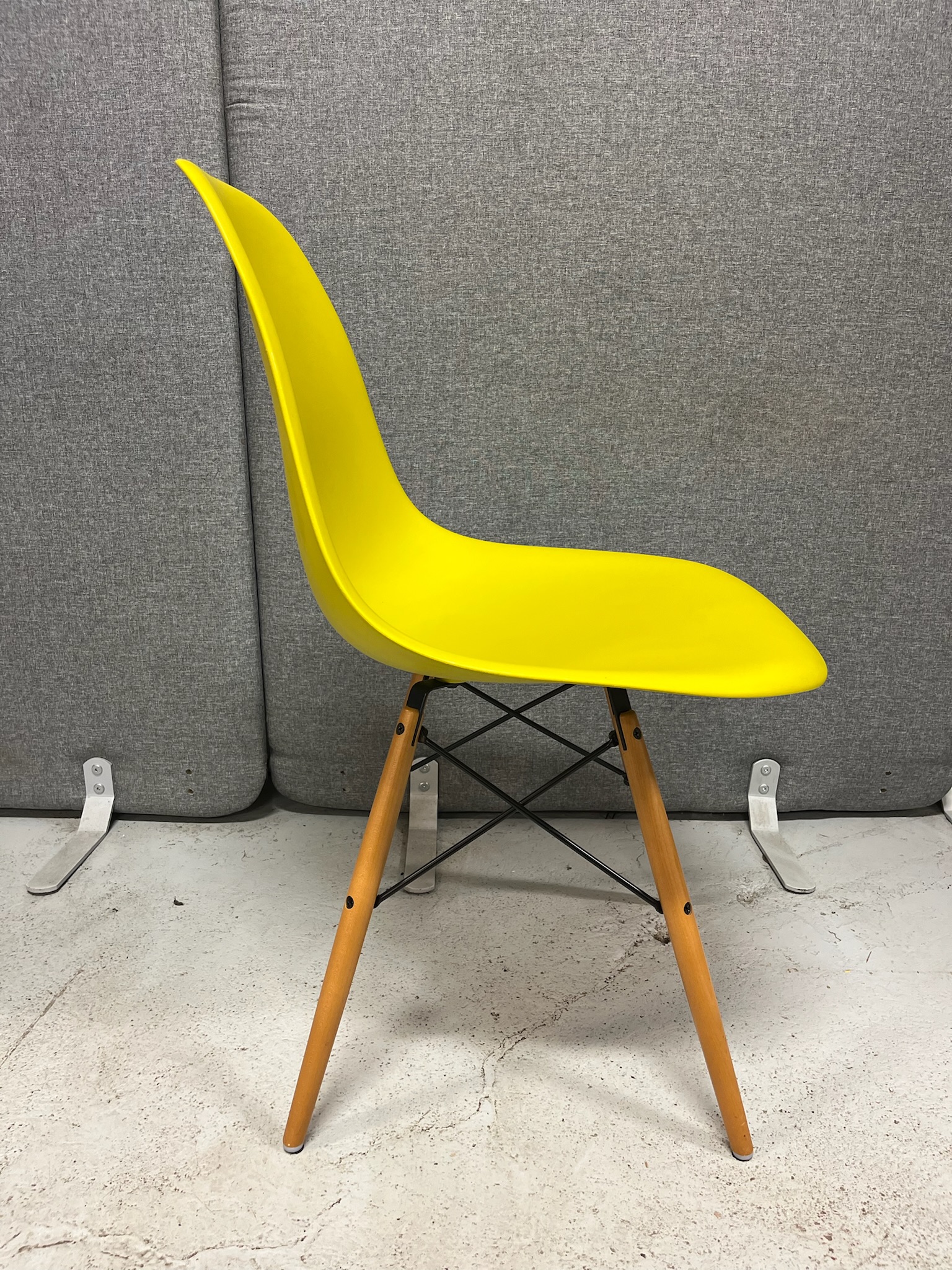 SELT / SOLD Vitra borðstofustóll frá Pennanum 2