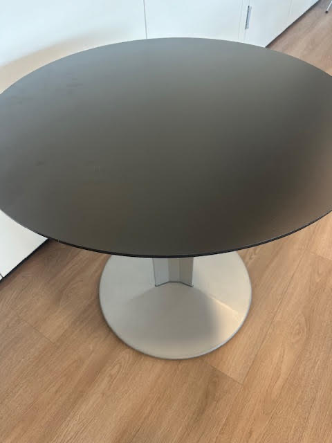 SELT / SOLD - Dencon hringborð frá Pennanum, 110sm.